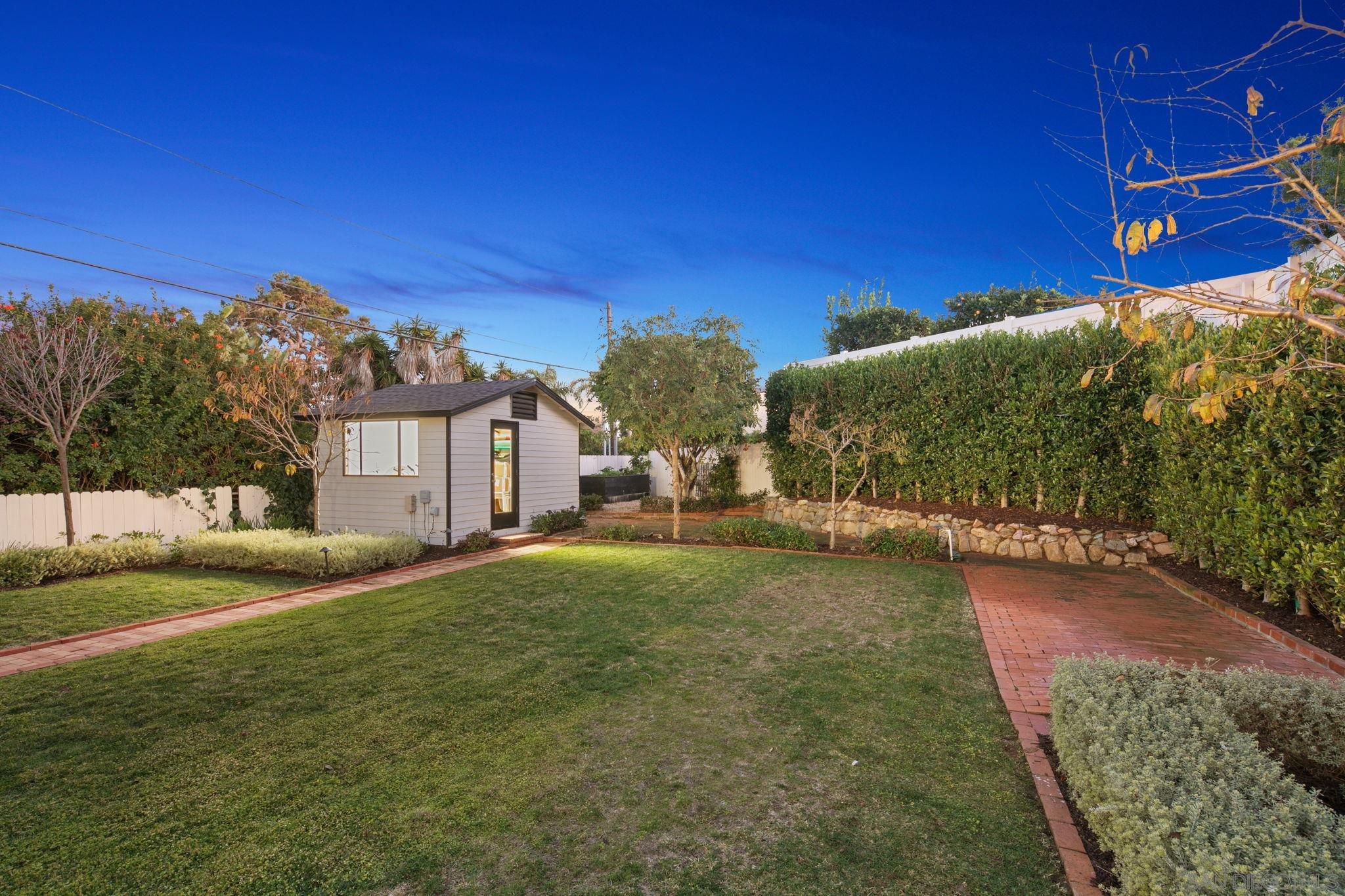 Detail Gallery Image 12 of 29 For 211  Ocean St, Solana Beach,  CA 92075 - 3 Beds | 2 Baths