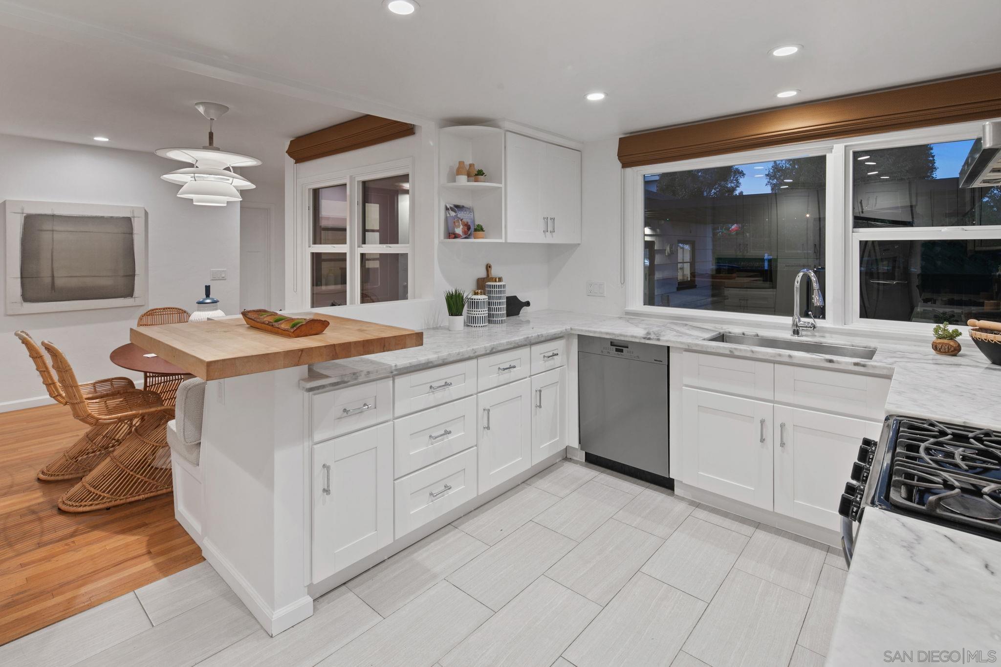 Detail Gallery Image 14 of 29 For 211  Ocean St, Solana Beach,  CA 92075 - 3 Beds | 2 Baths