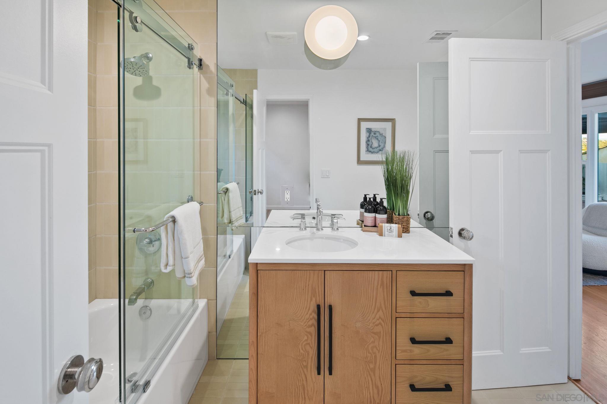 Detail Gallery Image 28 of 29 For 211  Ocean St, Solana Beach,  CA 92075 - 3 Beds | 2 Baths