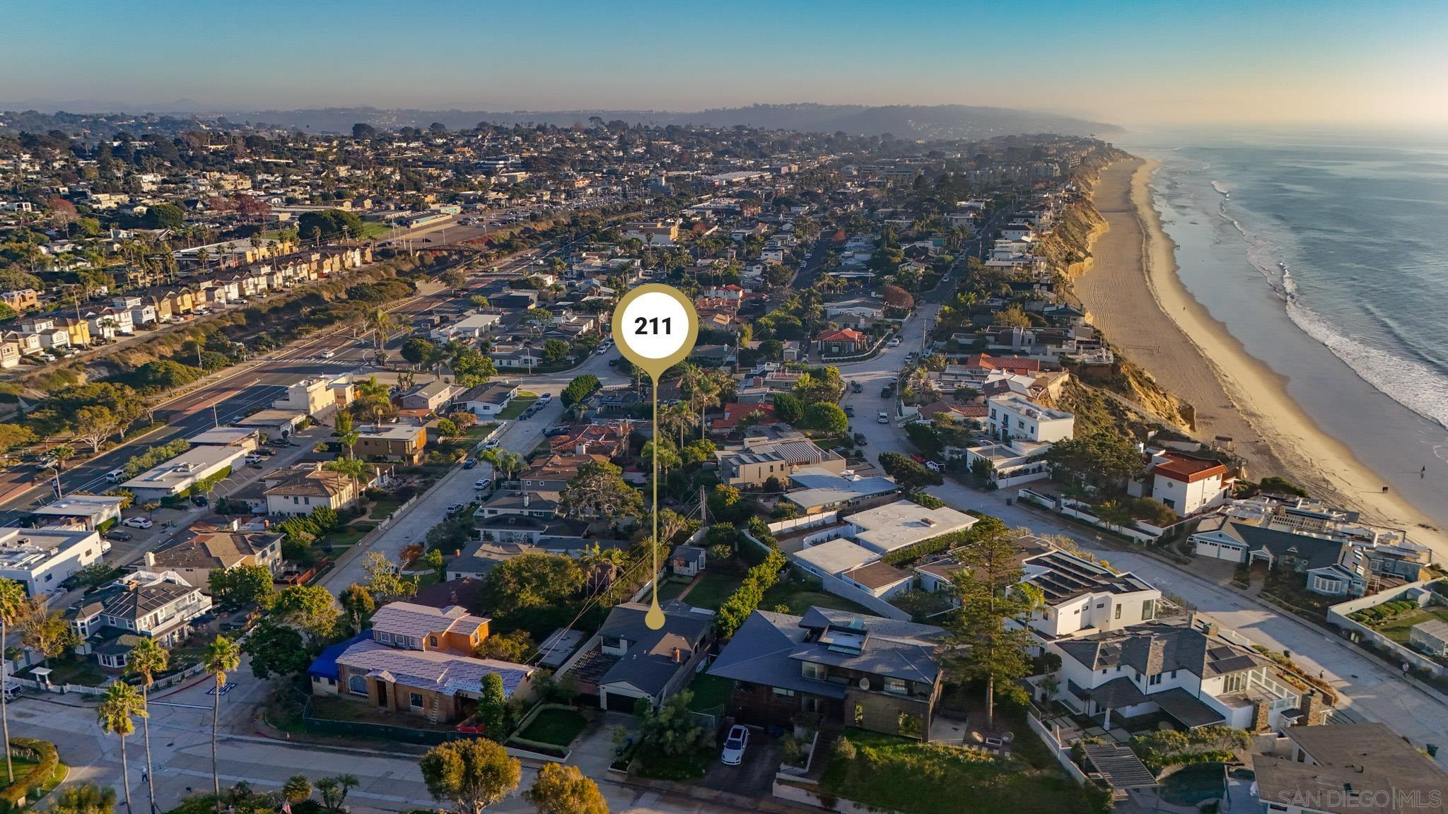 Detail Gallery Image 4 of 29 For 211  Ocean St, Solana Beach,  CA 92075 - 3 Beds | 2 Baths