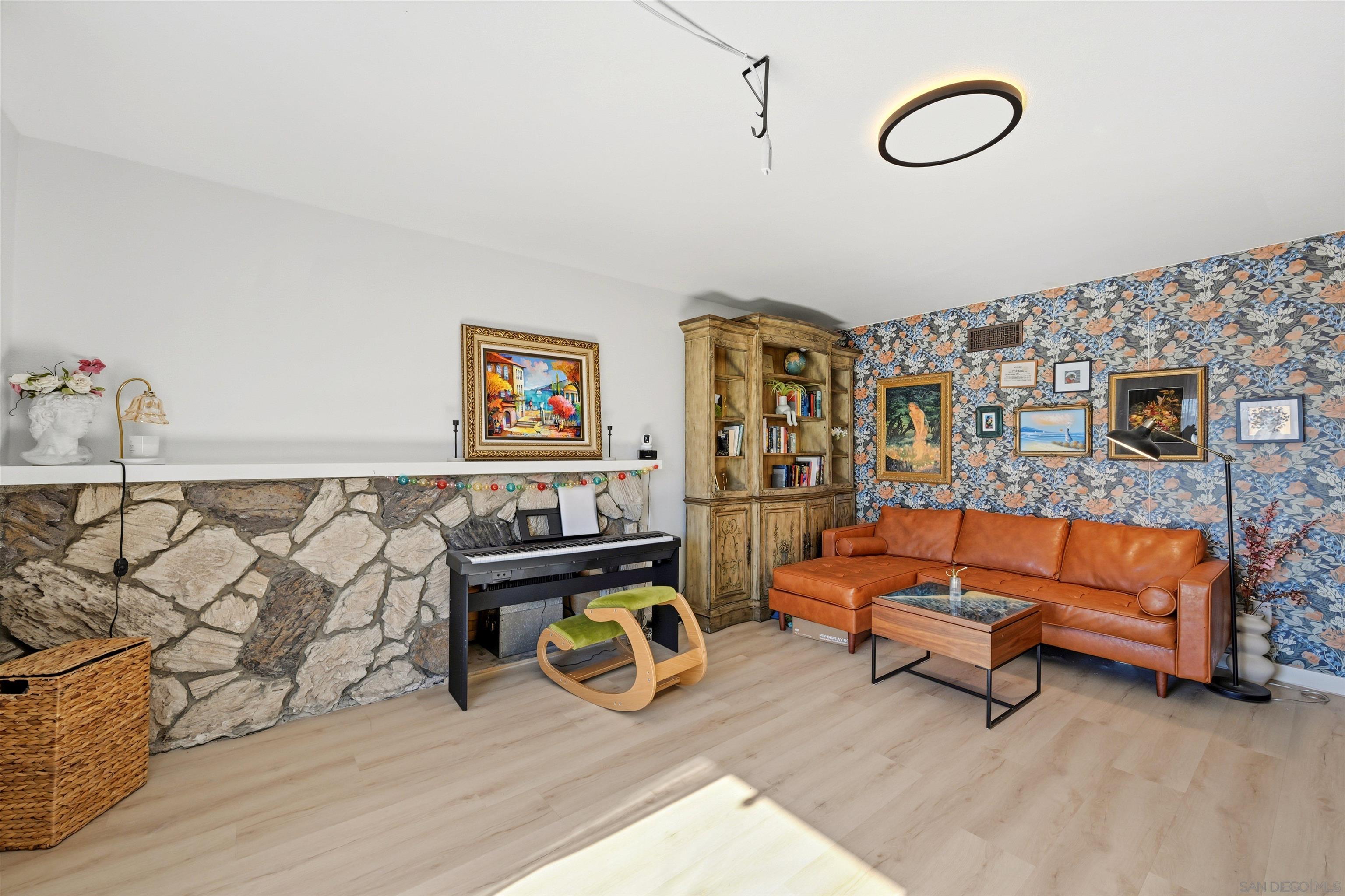 Detail Gallery Image 6 of 16 For 4006  Coldwell Ln, San Diego,  CA 92154 - 3 Beds | 2 Baths