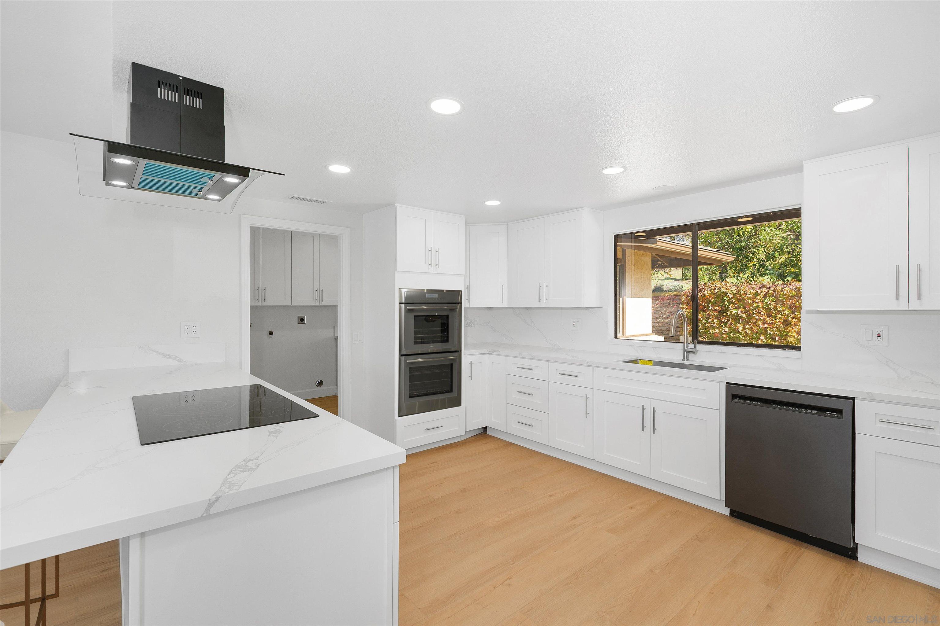 Detail Gallery Image 13 of 39 For 363  Tumble Creek Ln, Fallbrook,  CA 92028 - 3 Beds | 2/1 Baths