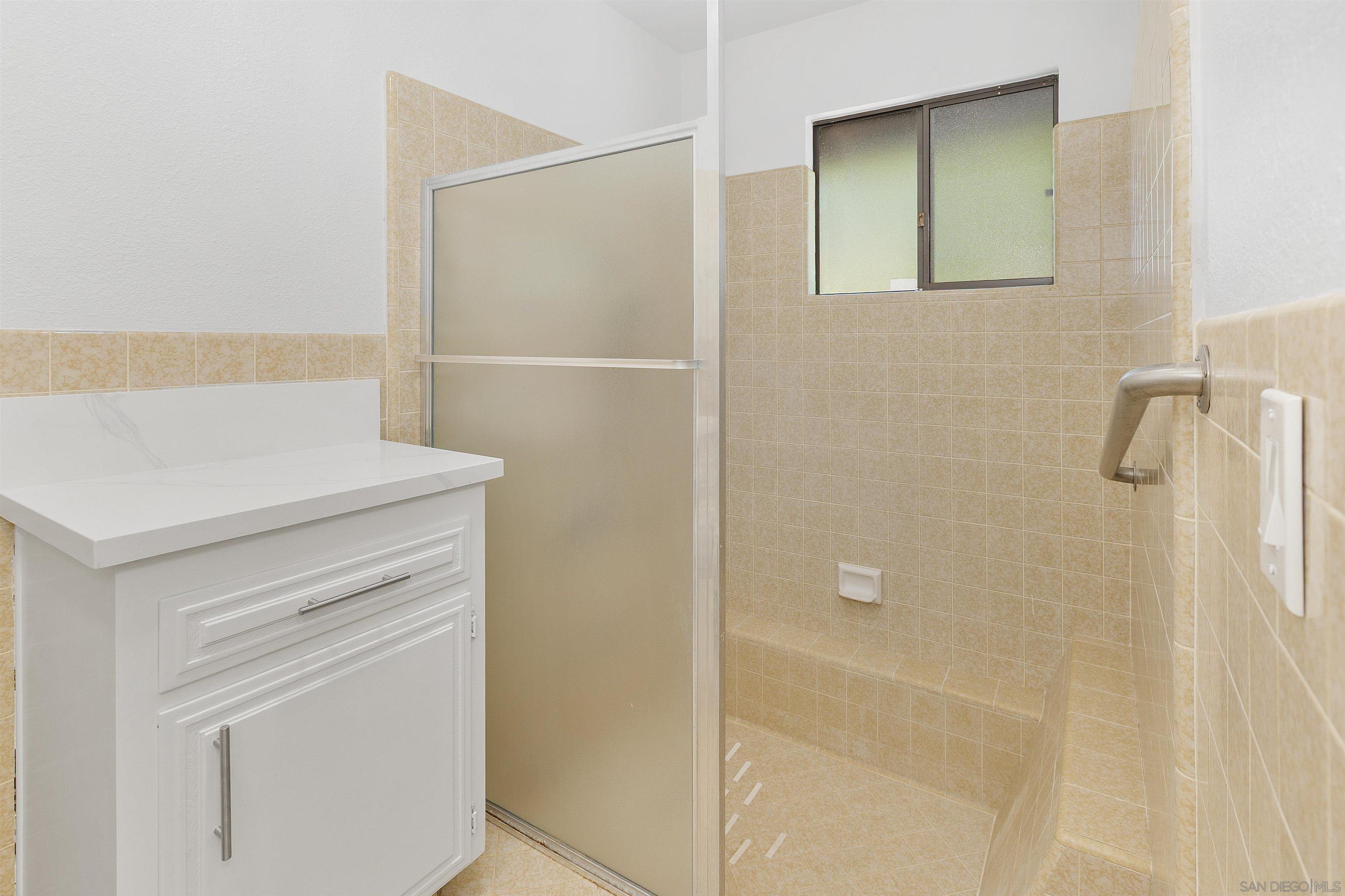 Detail Gallery Image 24 of 39 For 363  Tumble Creek Ln, Fallbrook,  CA 92028 - 3 Beds | 2/1 Baths