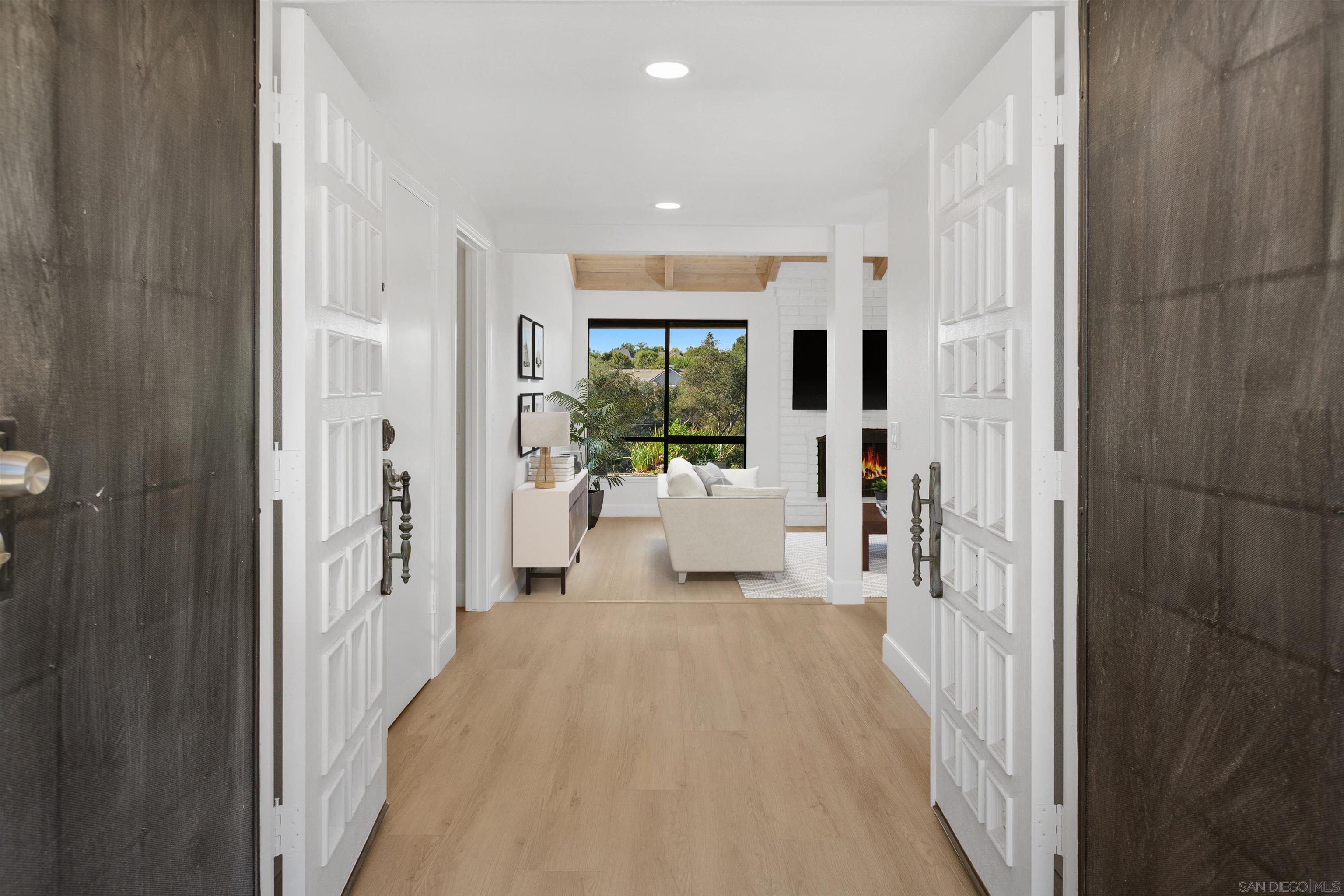 Detail Gallery Image 5 of 39 For 363  Tumble Creek Ln, Fallbrook,  CA 92028 - 3 Beds | 2/1 Baths