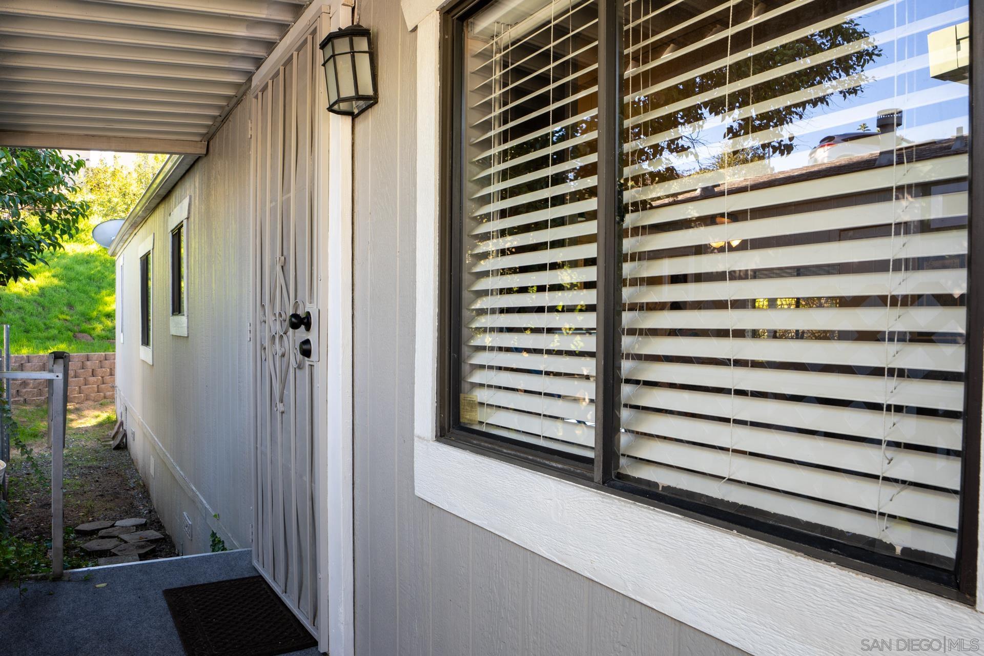 Detail Gallery Image 3 of 32 For 13490  Highway 8 Business  Spc 24,  Lakeside,  CA 92040 - 2 Beds | 2 Baths