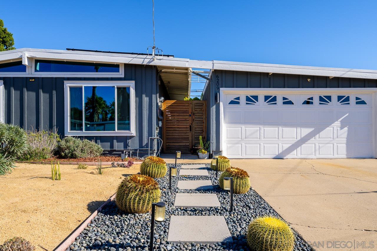 Detail Gallery Image 2 of 45 For 6209  Amber Lake Ave, San Diego,  CA 92119 - 4 Beds | 2 Baths