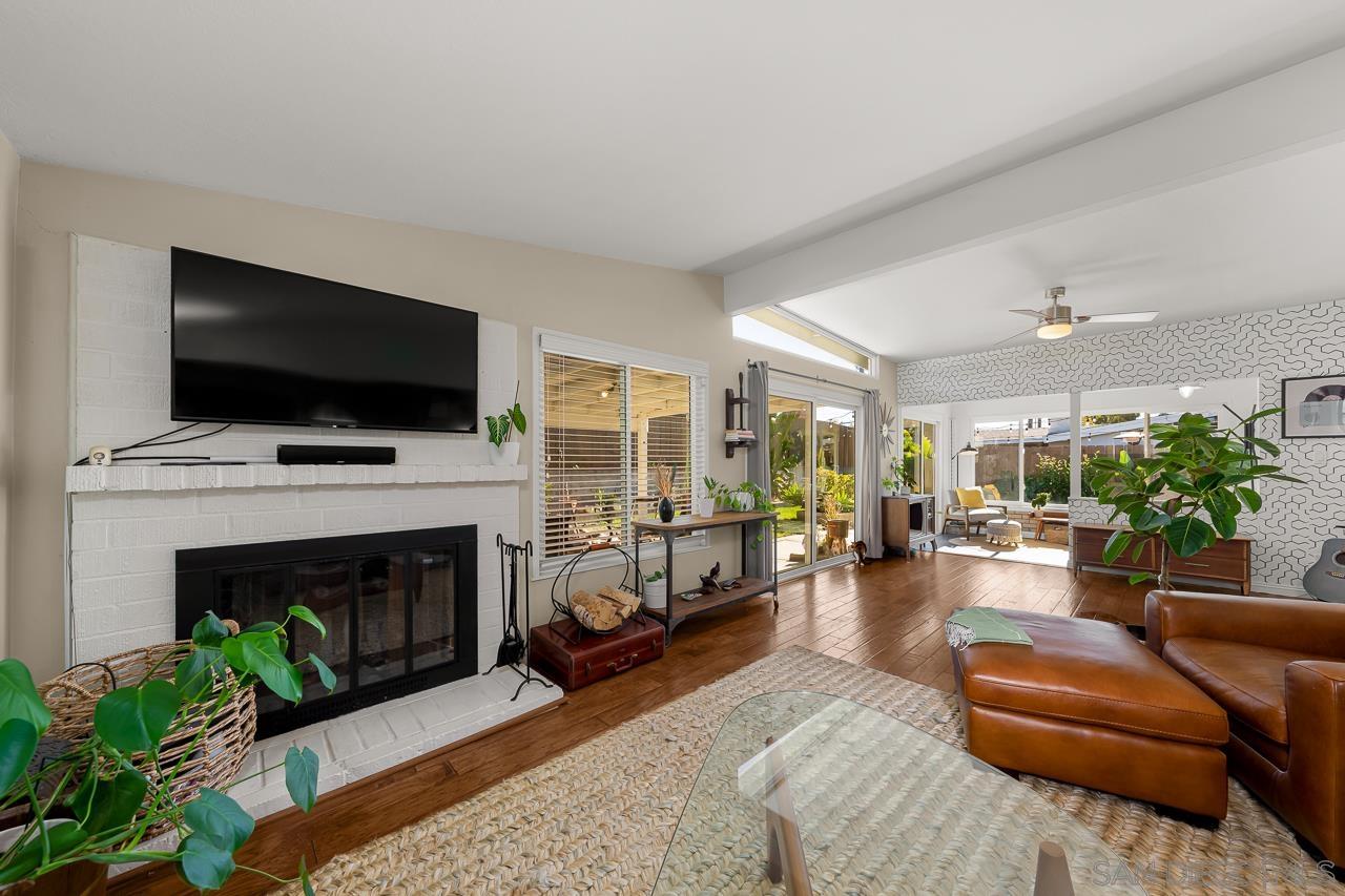 Detail Gallery Image 11 of 45 For 6209  Amber Lake Ave, San Diego,  CA 92119 - 4 Beds | 2 Baths