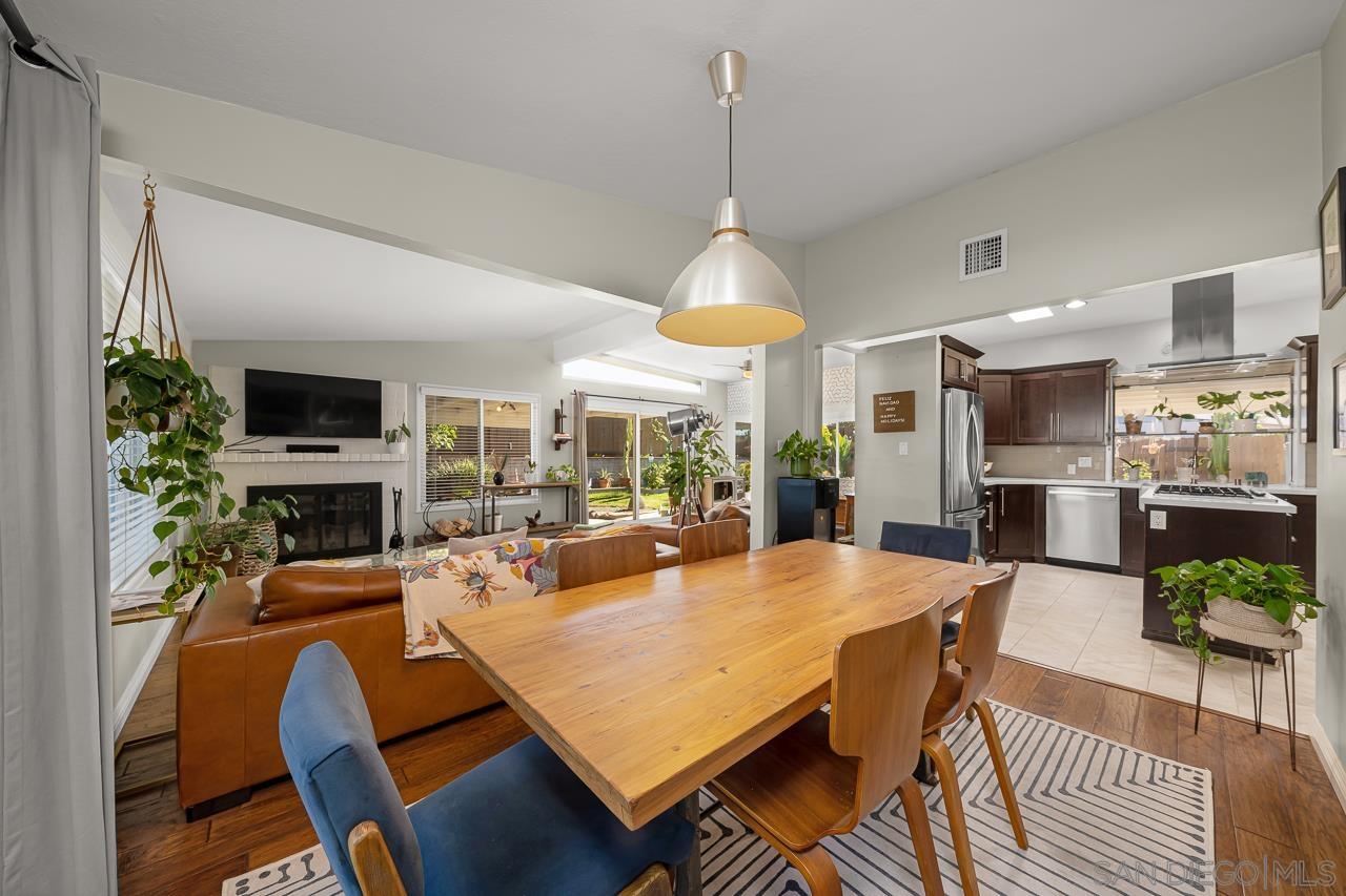 Detail Gallery Image 17 of 45 For 6209  Amber Lake Ave, San Diego,  CA 92119 - 4 Beds | 2 Baths