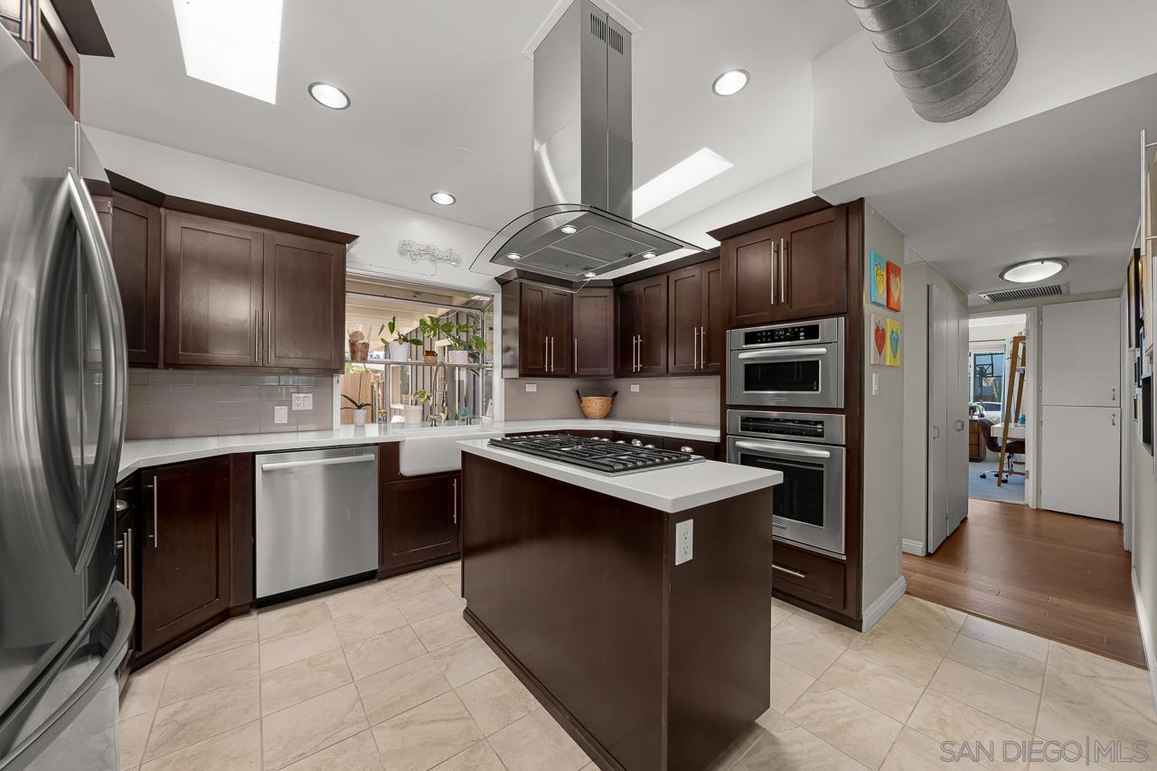 Detail Gallery Image 19 of 45 For 6209  Amber Lake Ave, San Diego,  CA 92119 - 4 Beds | 2 Baths