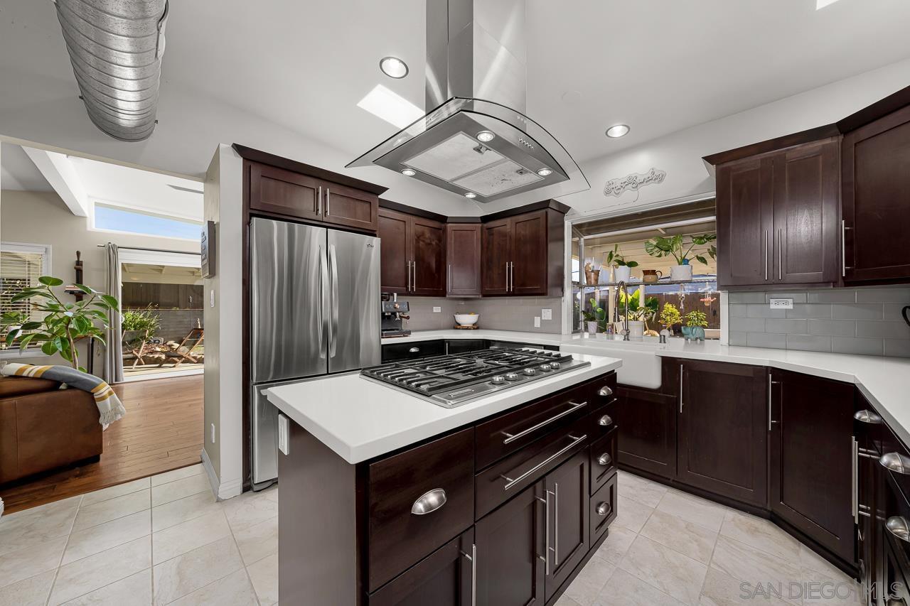 Detail Gallery Image 20 of 45 For 6209  Amber Lake Ave, San Diego,  CA 92119 - 4 Beds | 2 Baths