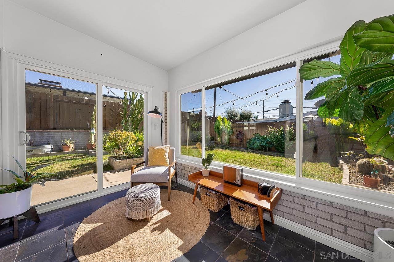 Detail Gallery Image 8 of 45 For 6209  Amber Lake Ave, San Diego,  CA 92119 - 4 Beds | 2 Baths