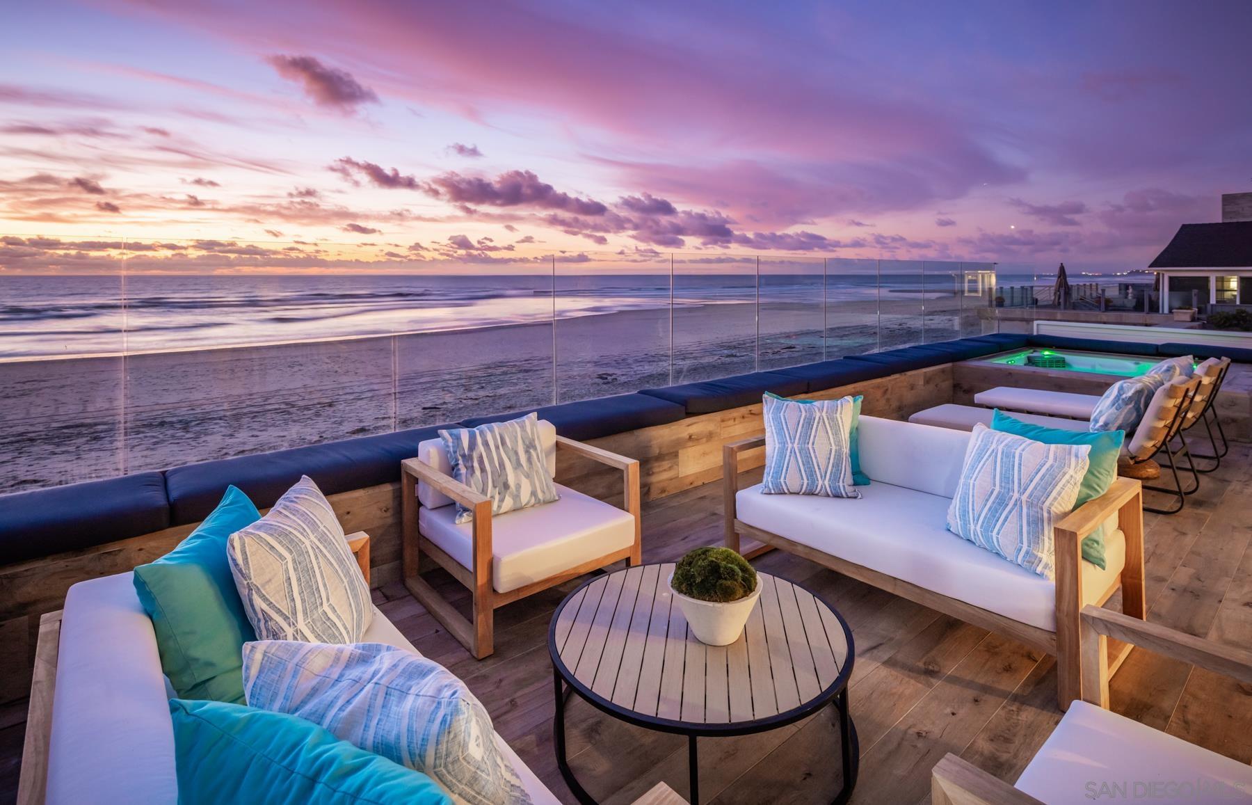 Detail Gallery Image 3 of 30 For 2050  Ocean Front, Del Mar,  CA 92014 - 5 Beds | 5 Baths