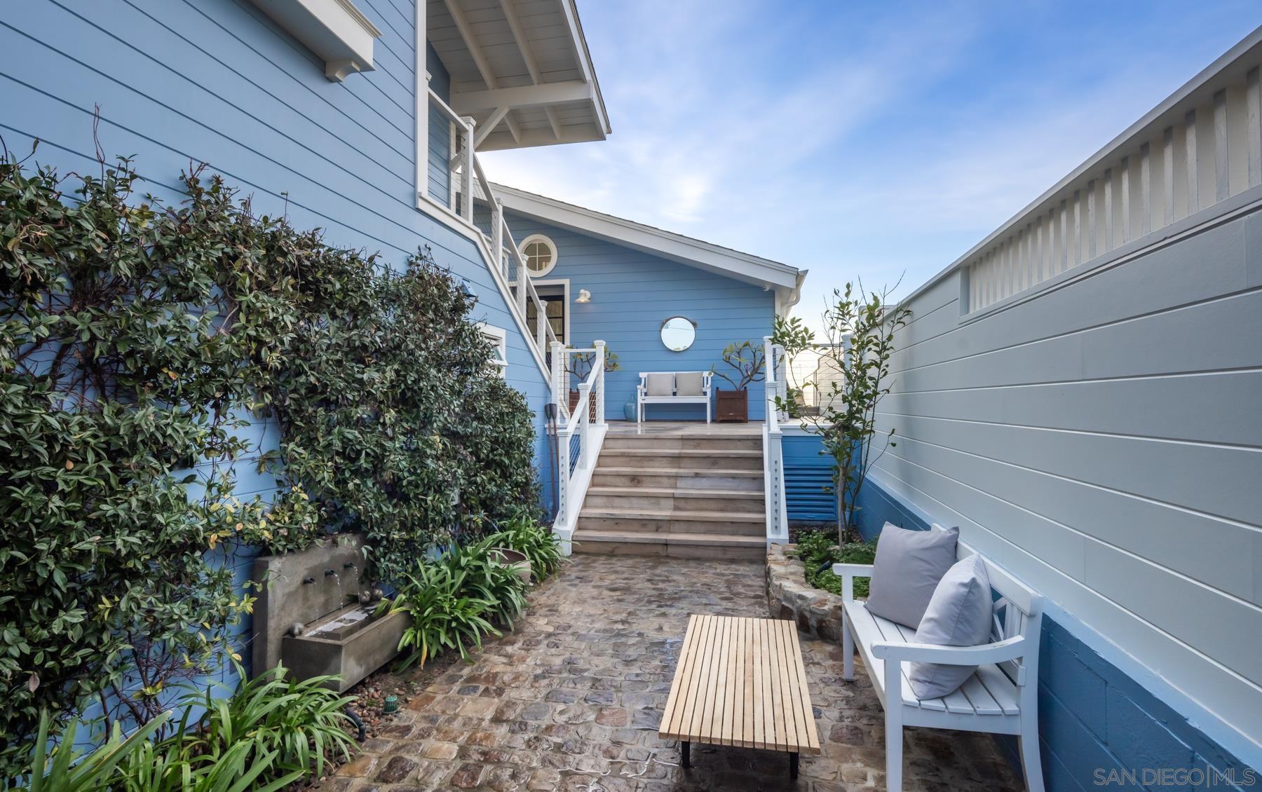 Detail Gallery Image 26 of 30 For 2050  Ocean Front, Del Mar,  CA 92014 - 5 Beds | 5 Baths