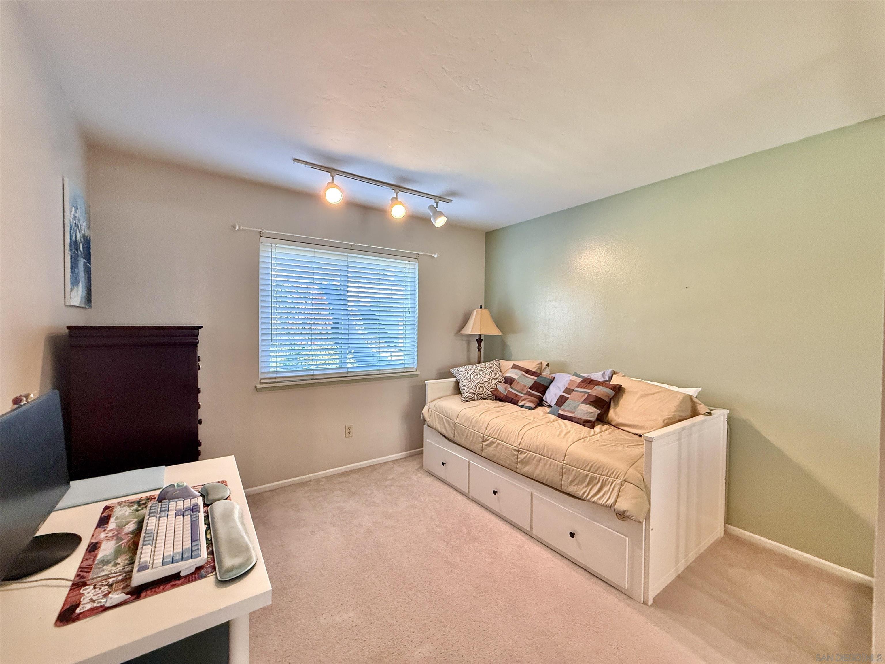 Detail Gallery Image 20 of 29 For 2049  Wind River Rd, El Cajon,  CA 92019 - 4 Beds | 3 Baths