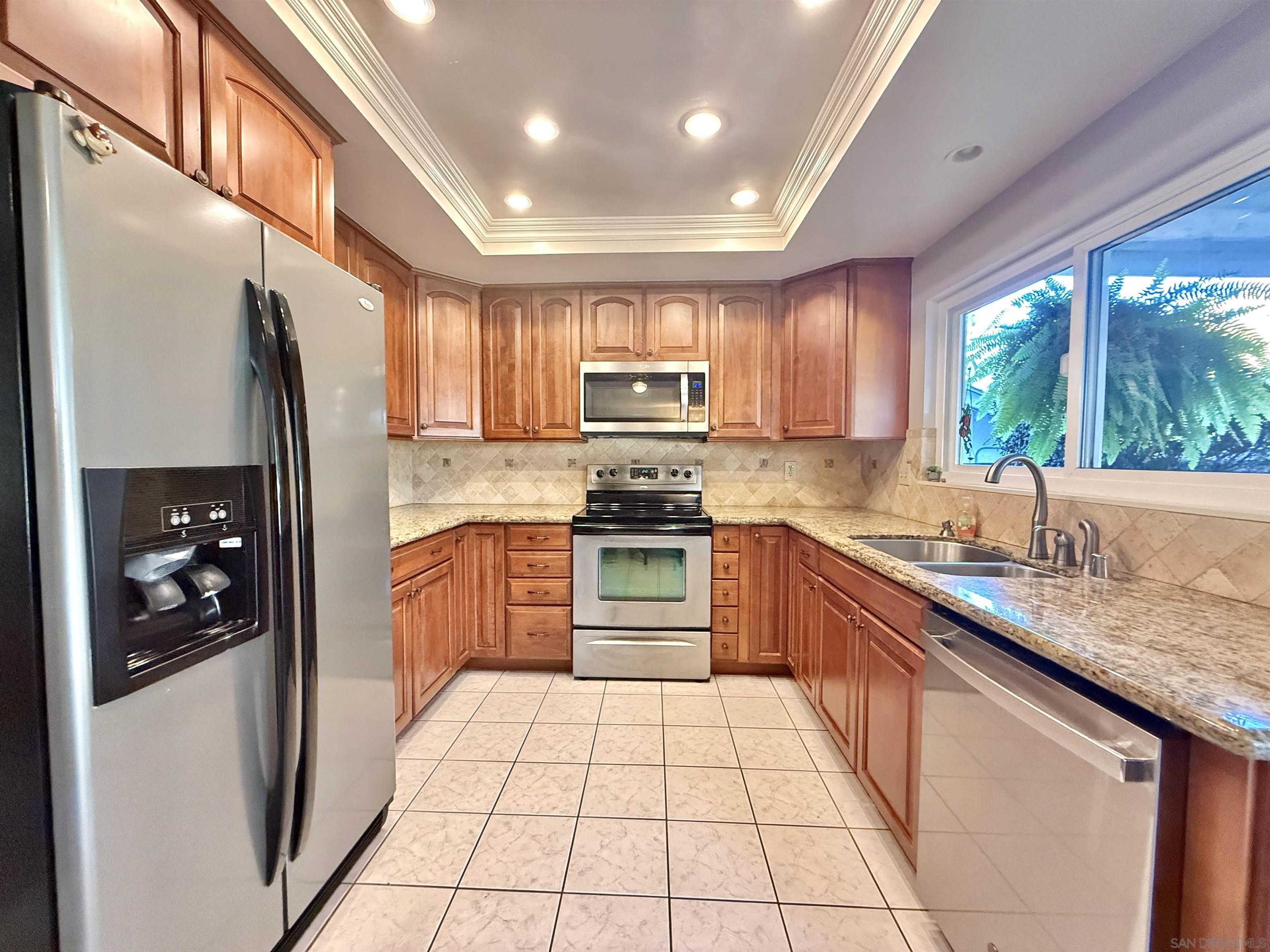 Detail Gallery Image 8 of 29 For 2049  Wind River Rd, El Cajon,  CA 92019 - 4 Beds | 3 Baths