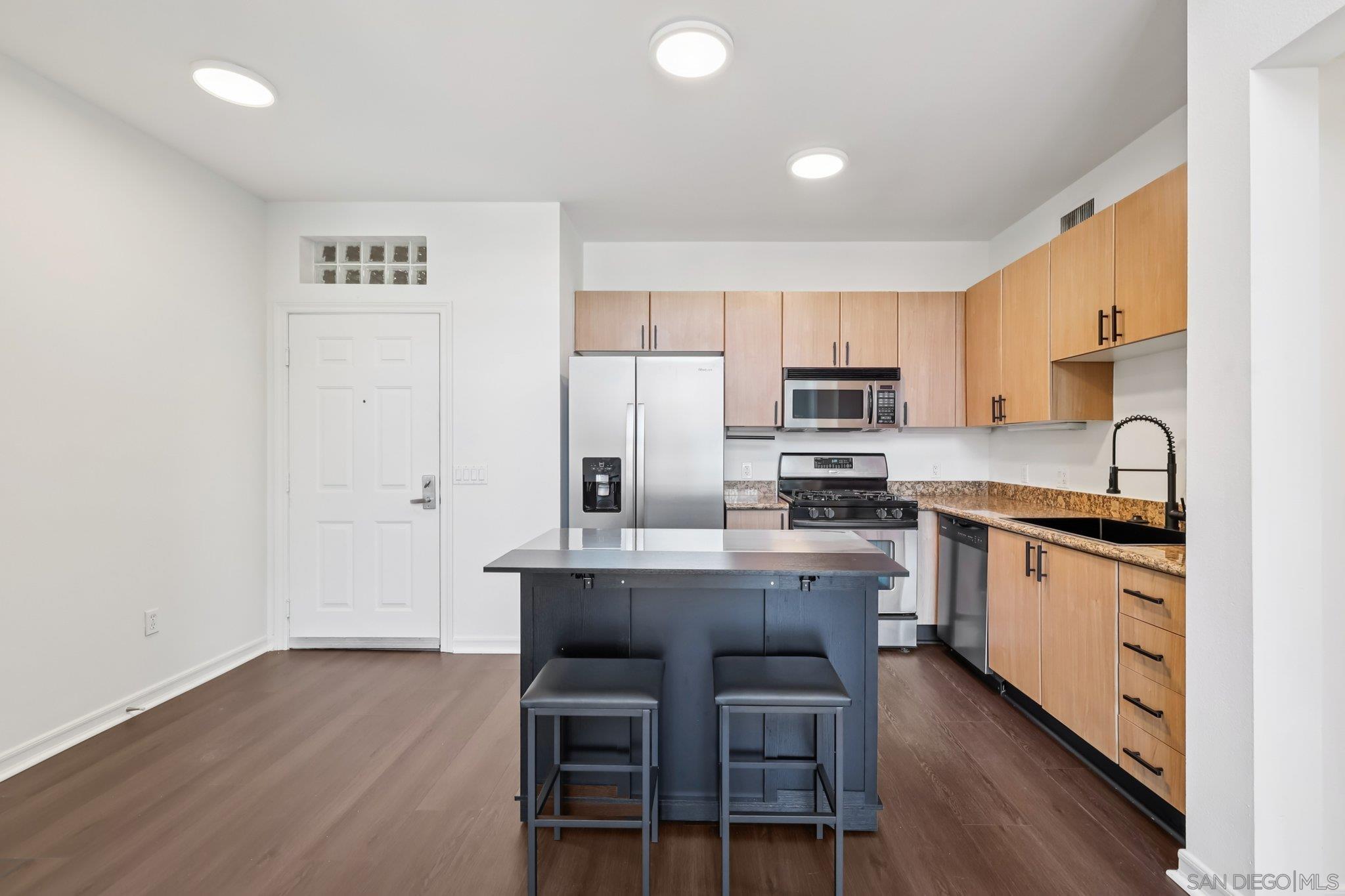 Detail Gallery Image 21 of 60 For 1480  Broadway  #2621,  San Diego,  CA 92101 - 3 Beds | 2 Baths