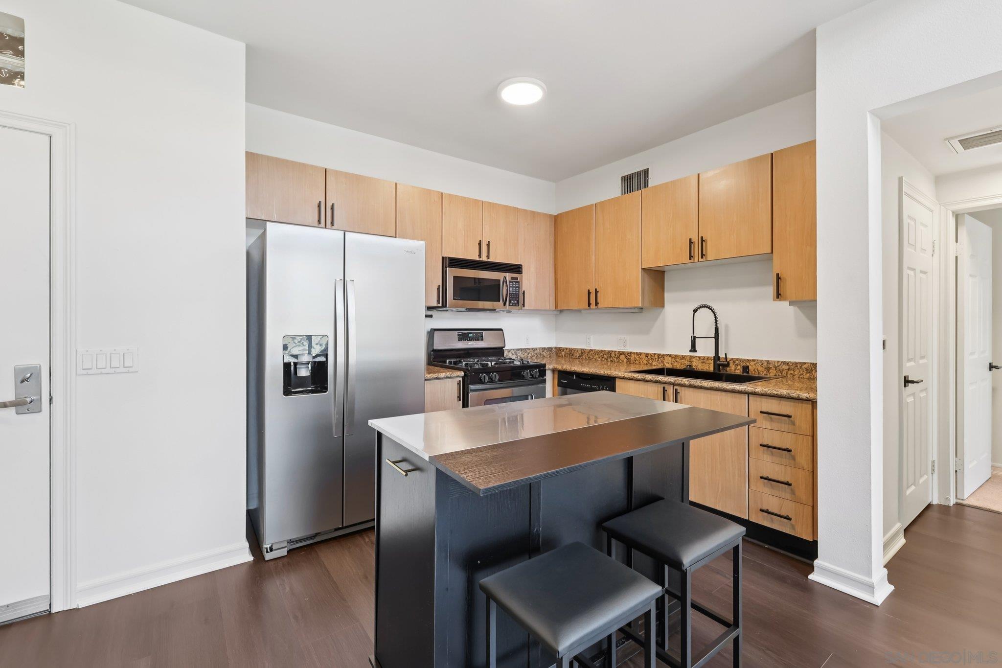 Detail Gallery Image 23 of 60 For 1480  Broadway  #2621,  San Diego,  CA 92101 - 3 Beds | 2 Baths