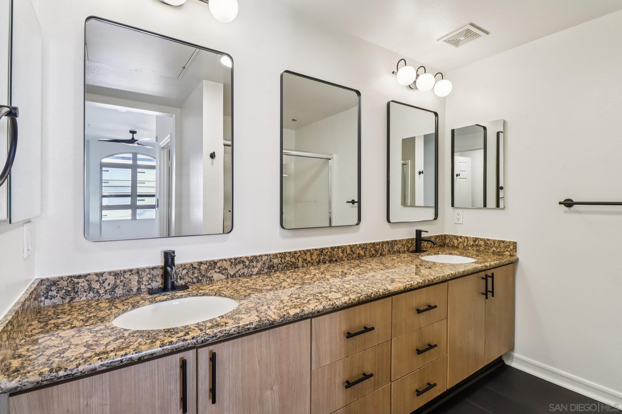 Detail Gallery Image 32 of 60 For 1480  Broadway  #2621,  San Diego,  CA 92101 - 3 Beds | 2 Baths