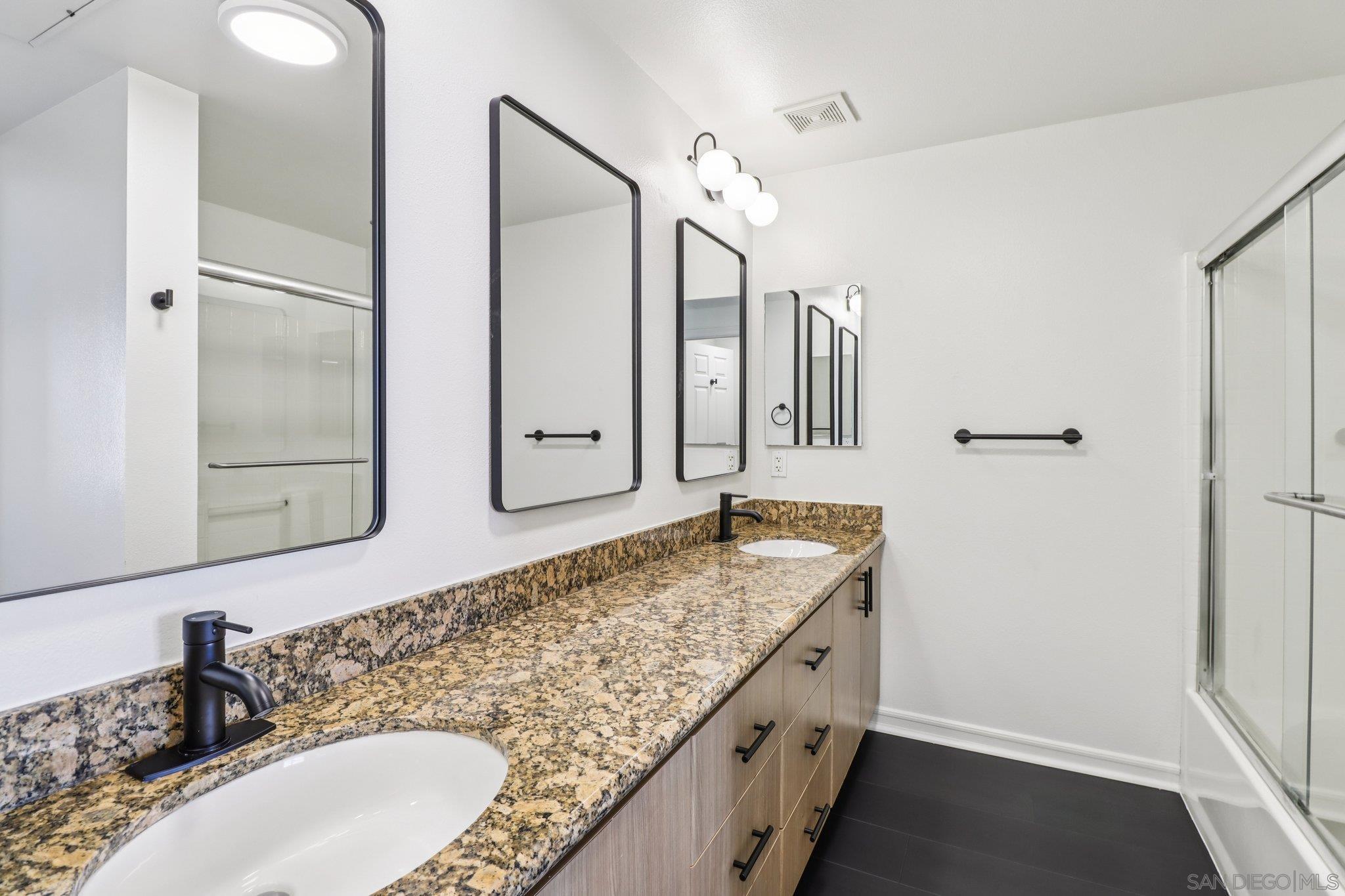 Detail Gallery Image 33 of 60 For 1480  Broadway  #2621,  San Diego,  CA 92101 - 3 Beds | 2 Baths
