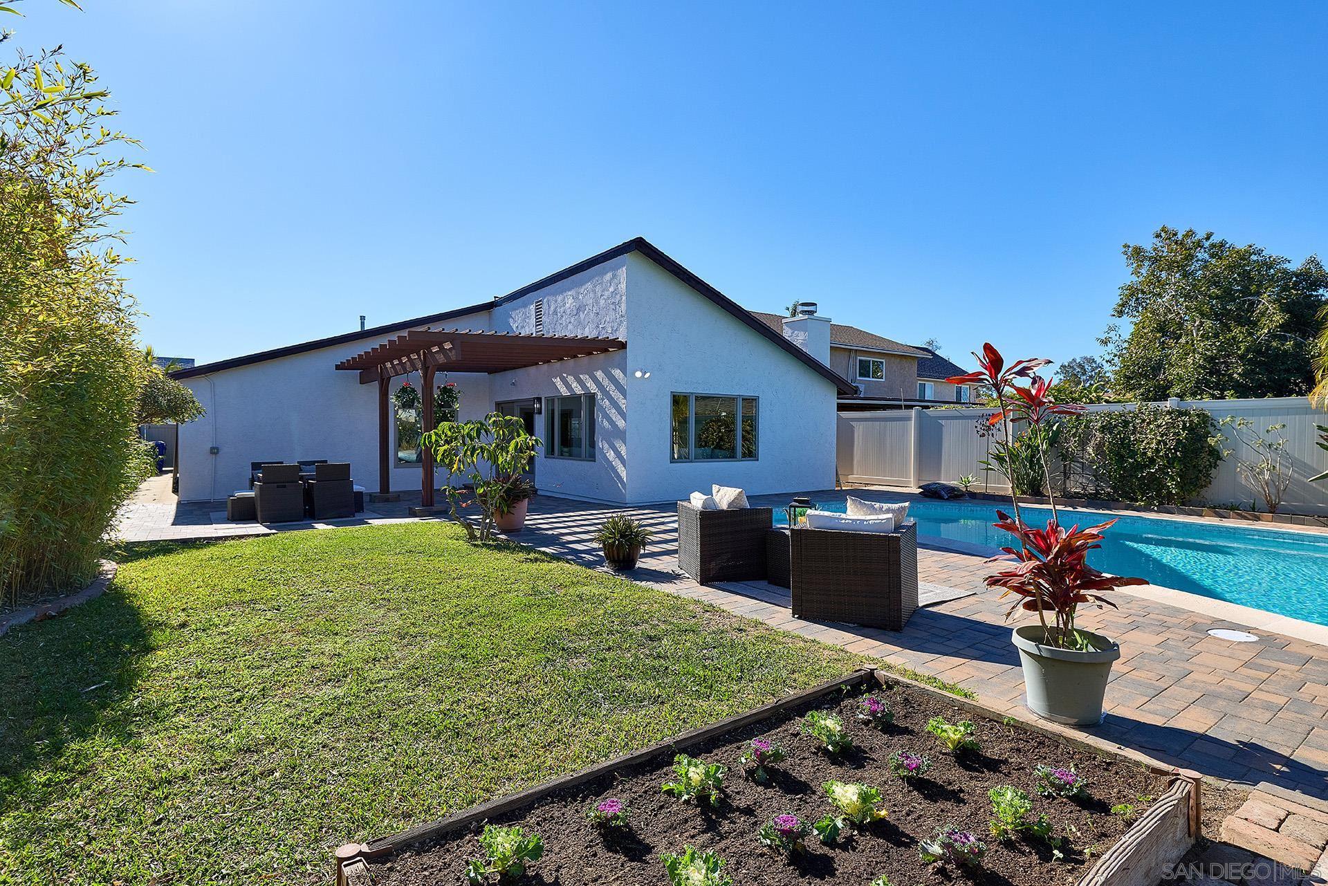 Detail Gallery Image 26 of 42 For 7962  Merrington Pl, San Diego,  CA 92126 - 4 Beds | 2 Baths