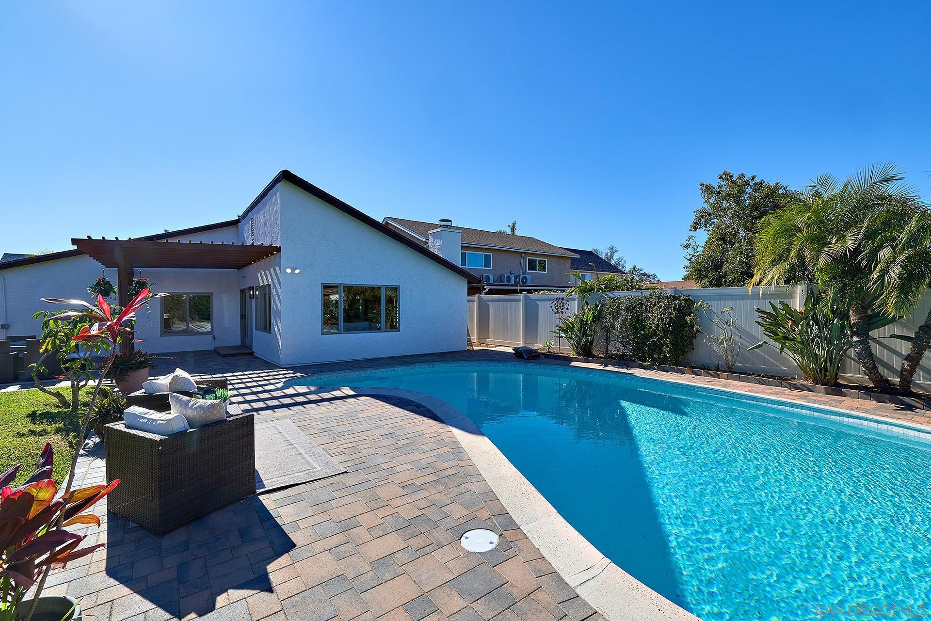 Detail Gallery Image 27 of 42 For 7962  Merrington Pl, San Diego,  CA 92126 - 4 Beds | 2 Baths