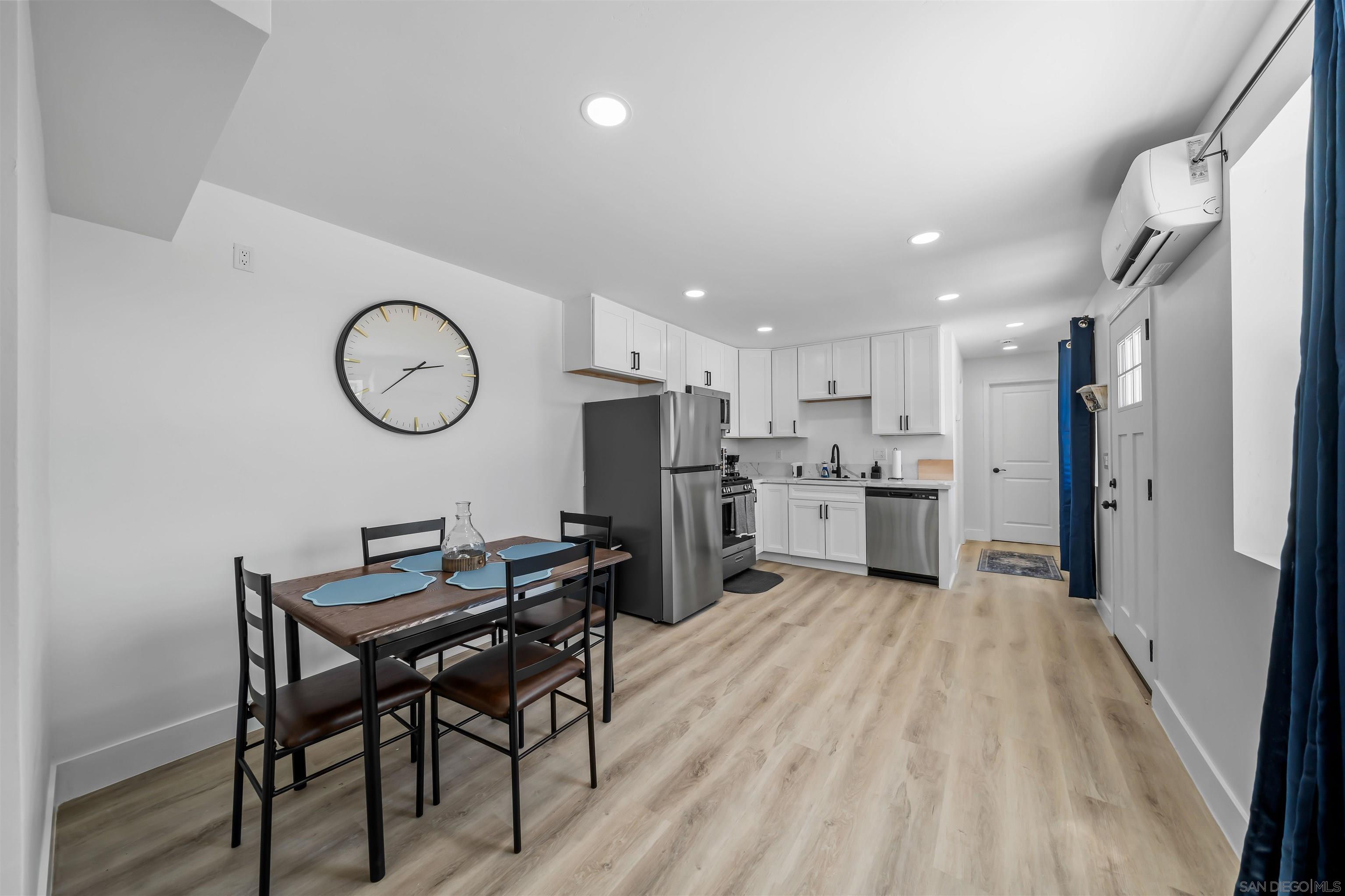 Detail Gallery Image 13 of 36 For 1730  Vista Del Valle Blvd  1 - Room for Rent in 3, El Cajon,  CA 92019 - 1 Beds | 0 Baths