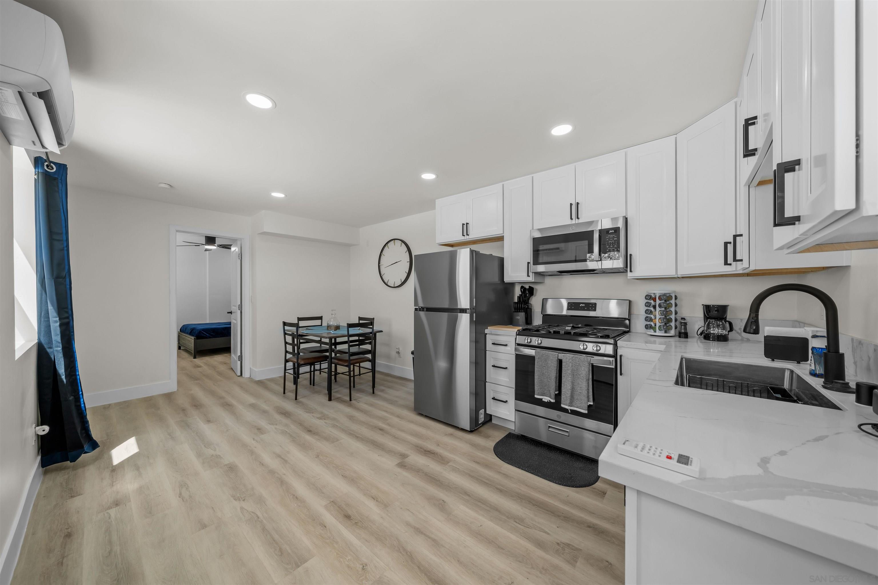 Detail Gallery Image 15 of 36 For 1730  Vista Del Valle Blvd  1 - Room for Rent in 3, El Cajon,  CA 92019 - 1 Beds | 0 Baths