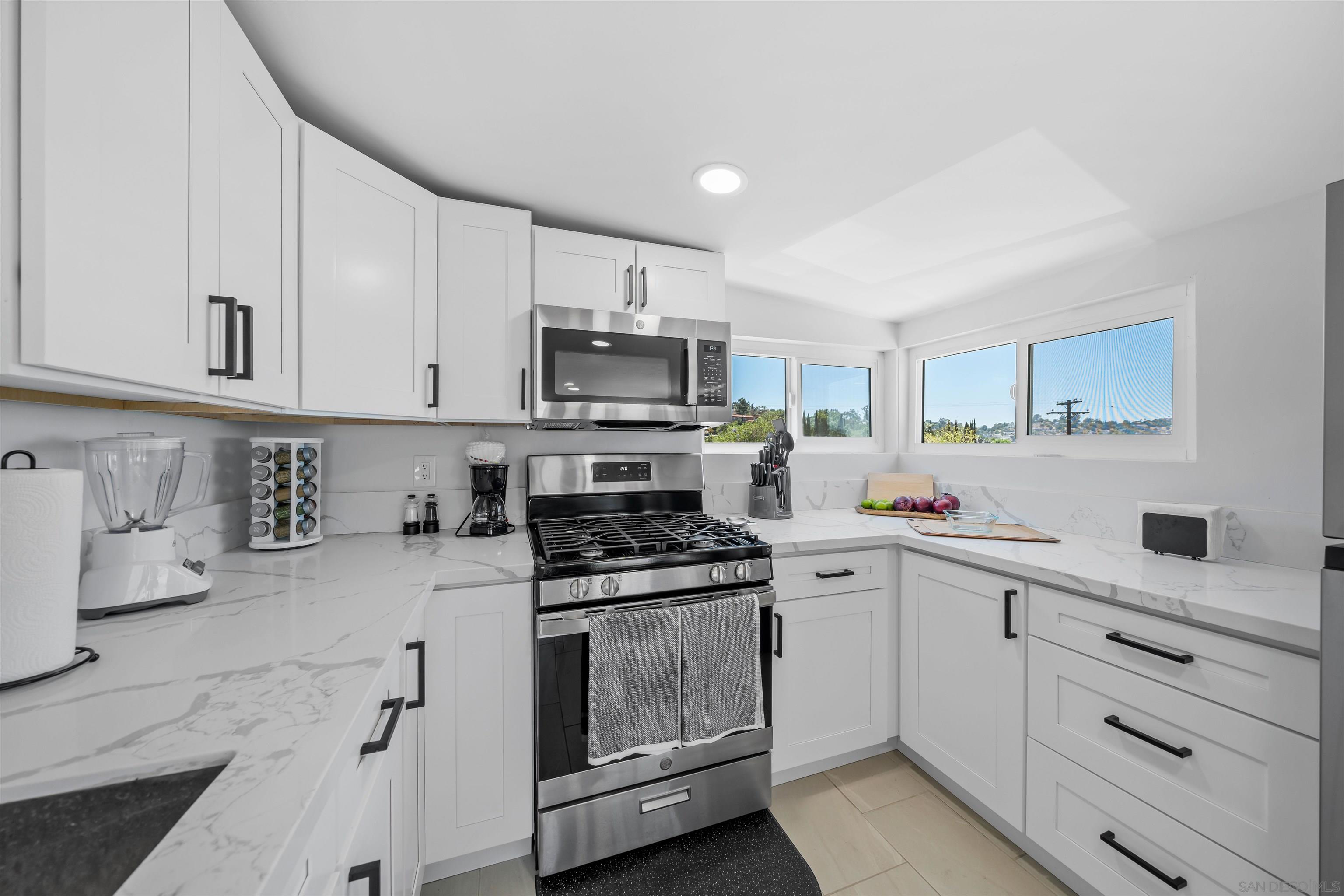 Detail Gallery Image 29 of 36 For 1730  Vista Del Valle Blvd  1 - Room for Rent in 3, El Cajon,  CA 92019 - 1 Beds | 0 Baths