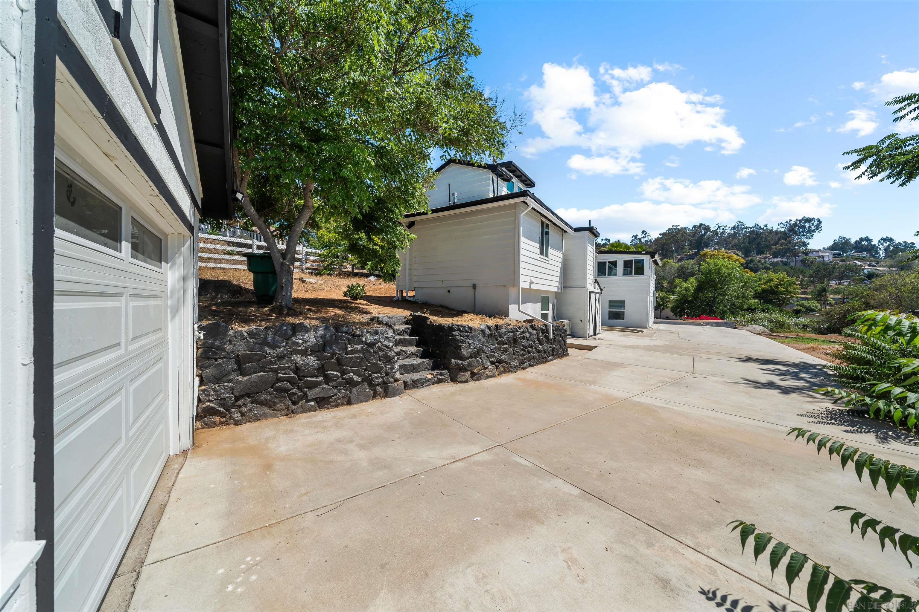 Detail Gallery Image 35 of 36 For 1730  Vista Del Valle Blvd  1 - Room for Rent in 3, El Cajon,  CA 92019 - 1 Beds | 0 Baths