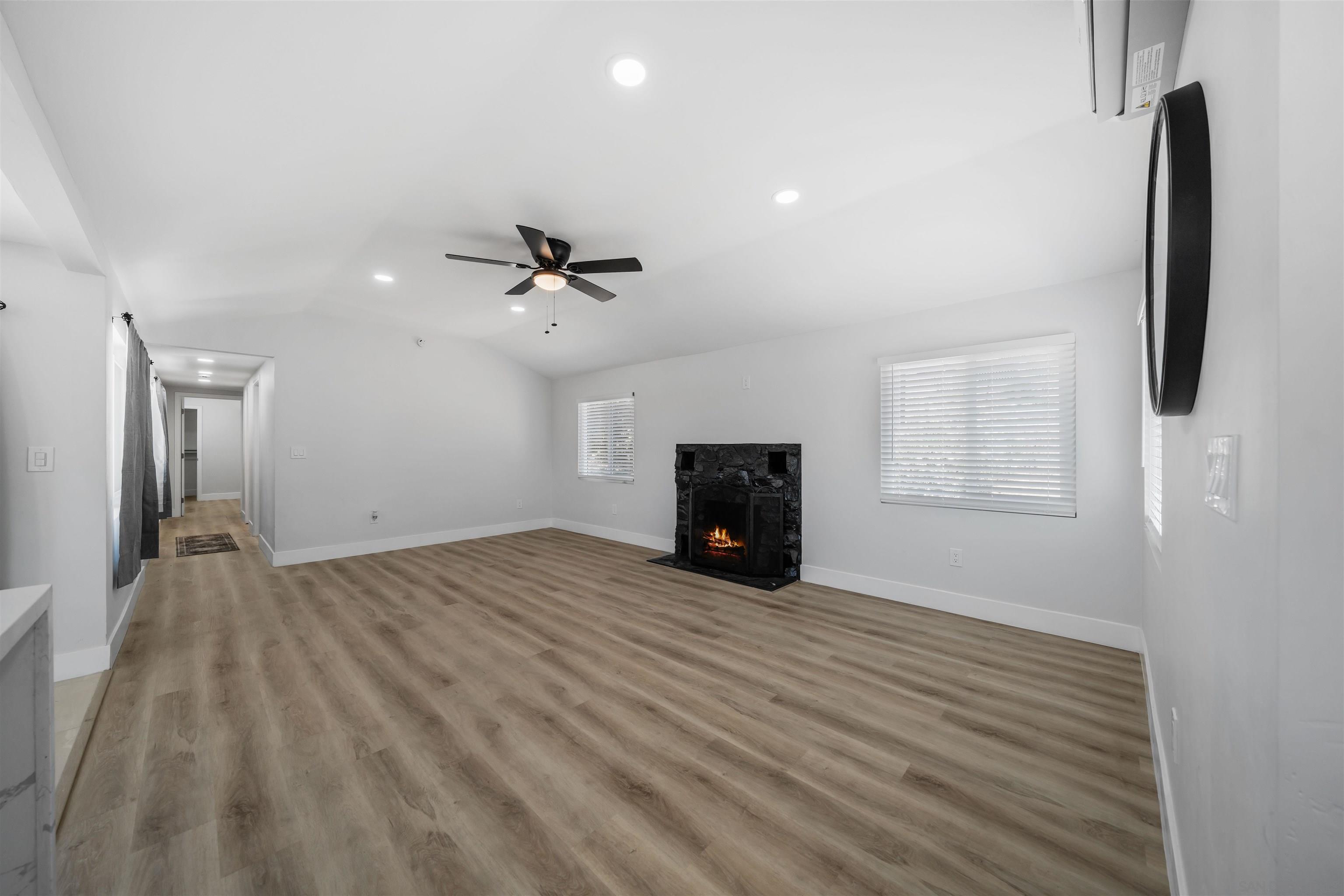 Detail Gallery Image 7 of 36 For 1730  Vista Del Valle Blvd  1 - Room for Rent in 3, El Cajon,  CA 92019 - 1 Beds | 0 Baths