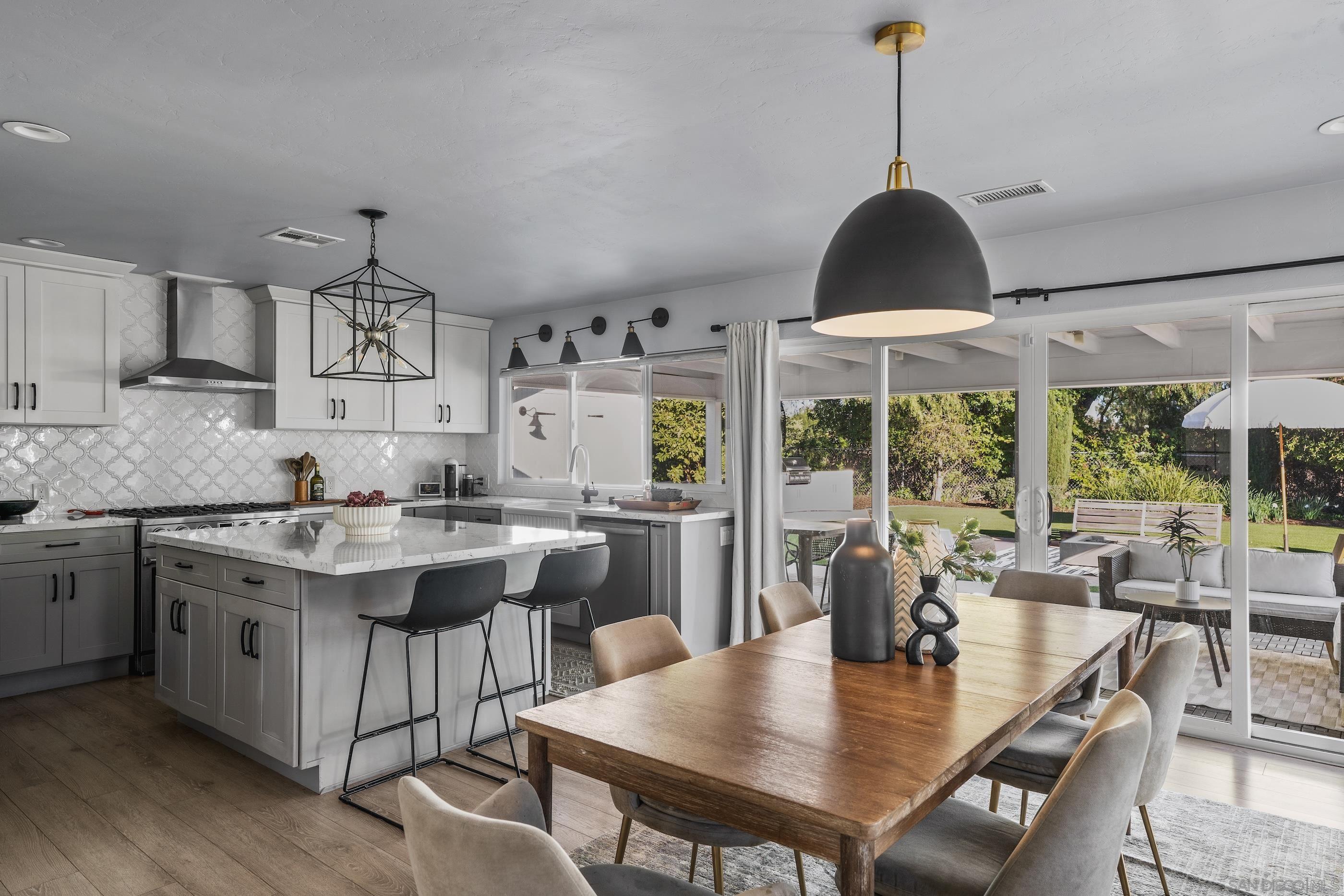 Front Image Thumbnail for SD250045662