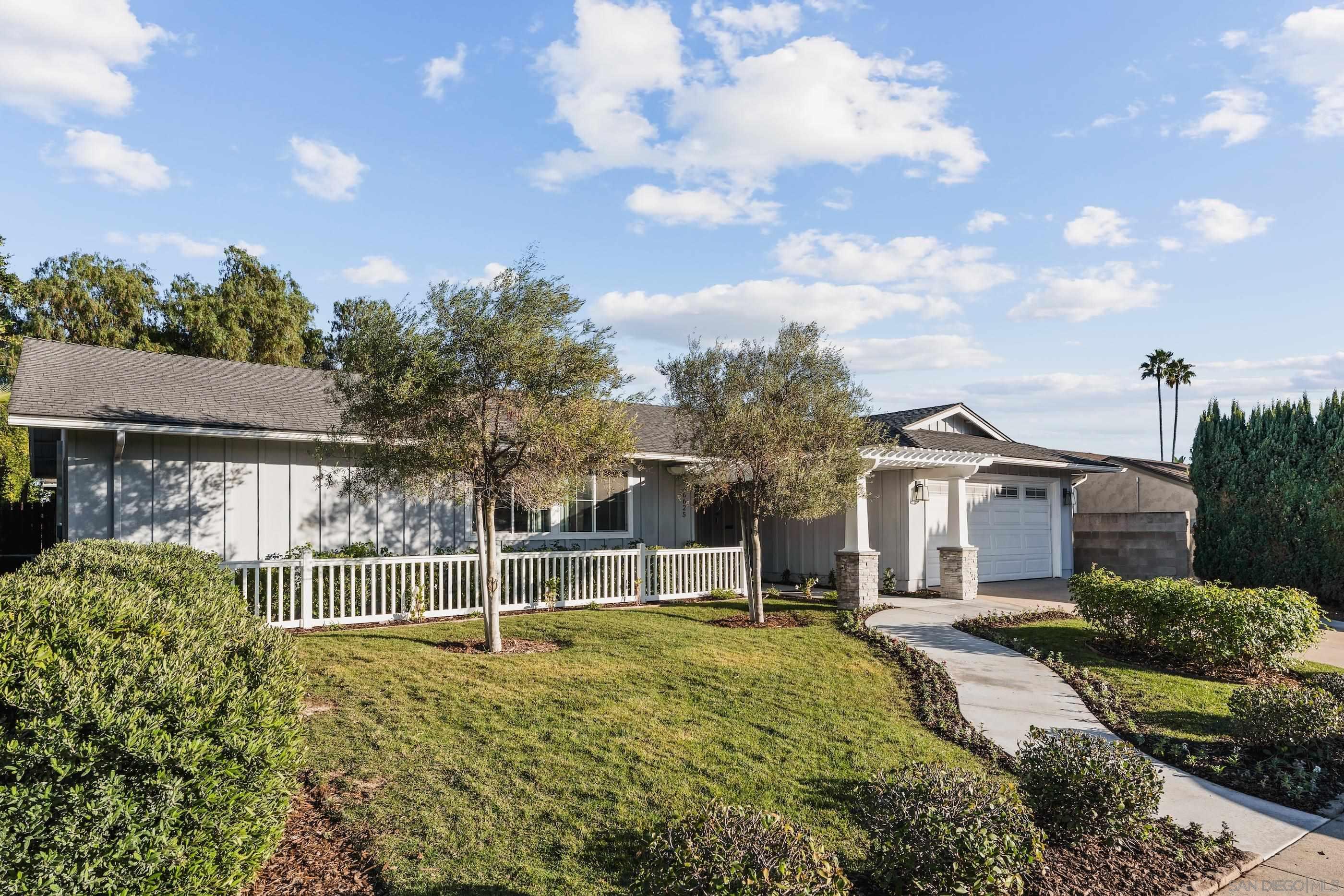 Detail Gallery Image 3 of 33 For 6625  Casselberry Way, San Diego,  CA 92119 - 4 Beds | 2 Baths