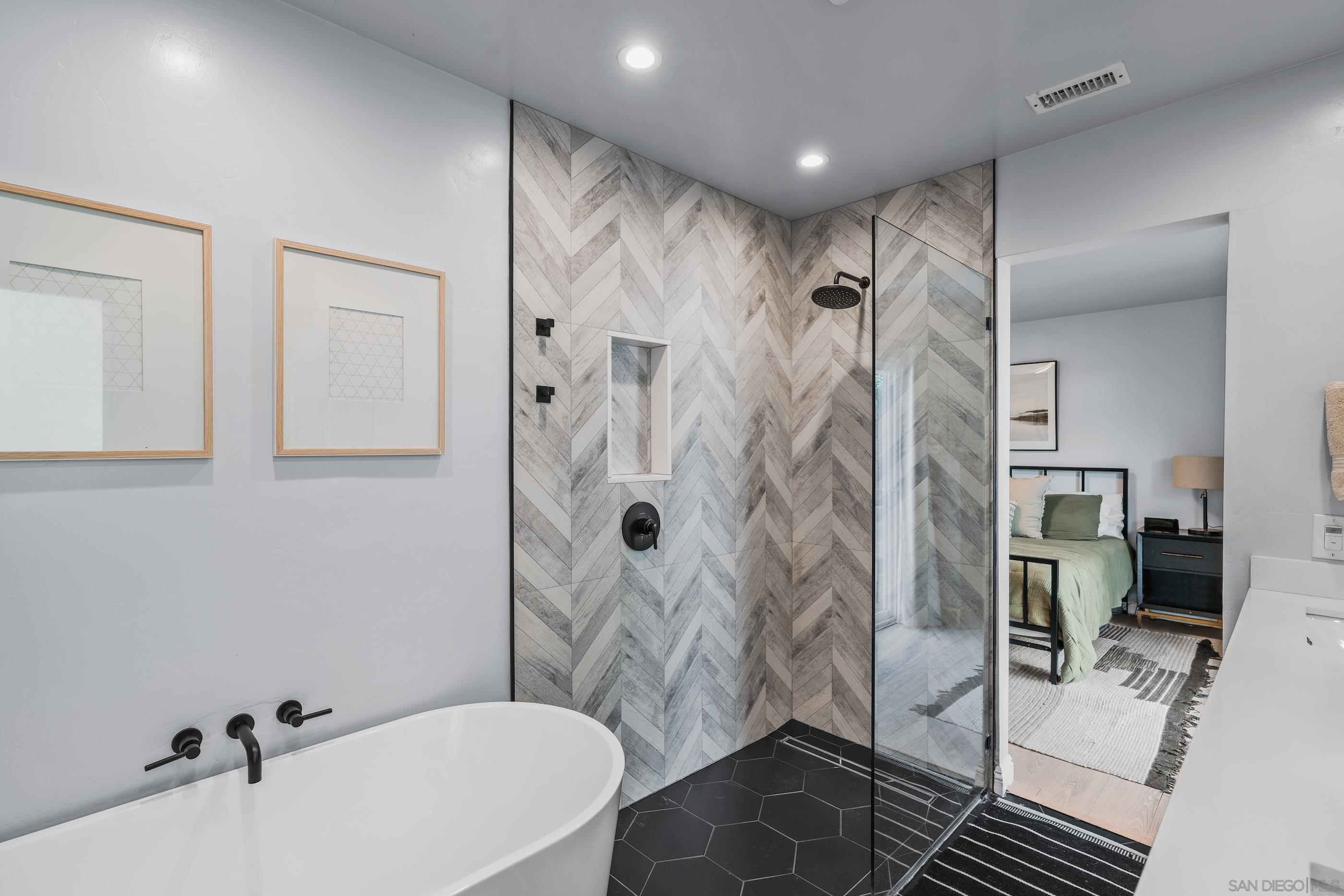 Detail Gallery Image 21 of 33 For 6625  Casselberry Way, San Diego,  CA 92119 - 4 Beds | 2 Baths