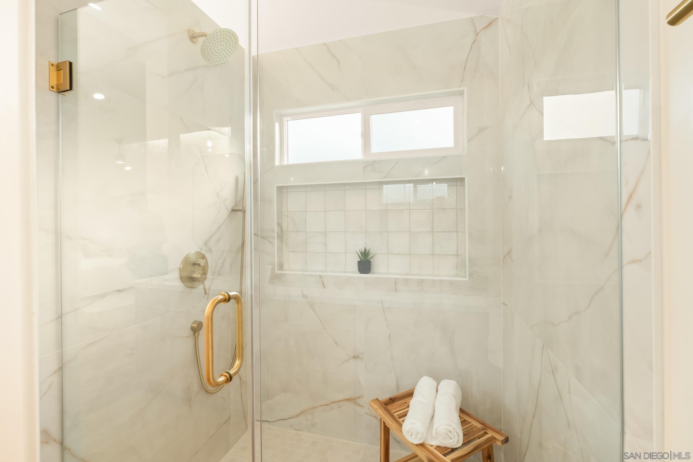 Detail Gallery Image 18 of 35 For 6759  Paseo Del Vista, Carlsbad,  CA 92009 - 3 Beds | 2/1 Baths