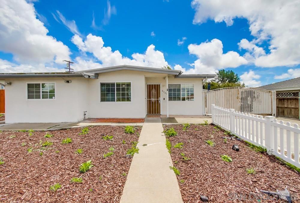 Detail Gallery Image 2 of 24 For 6327  Newsome Dr, San Diego,  CA 92115 - 3 Beds | 2 Baths