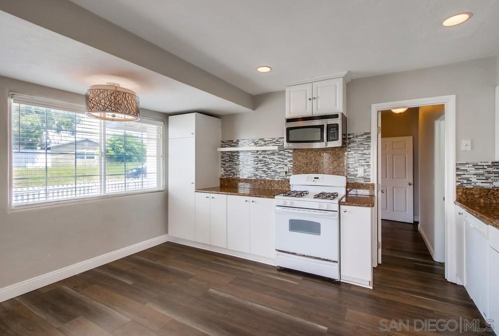 Detail Gallery Image 6 of 24 For 6327  Newsome Dr, San Diego,  CA 92115 - 3 Beds | 2 Baths
