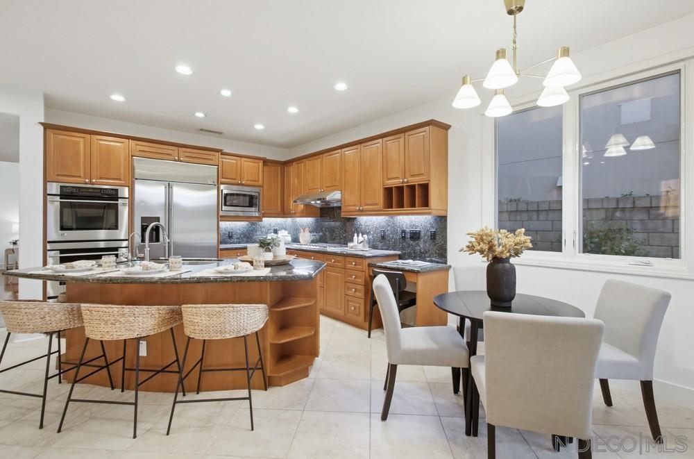 Detail Gallery Image 17 of 50 For 5448  Caminito Bayo, La Jolla,  CA 92037 - 3 Beds | 3 Baths