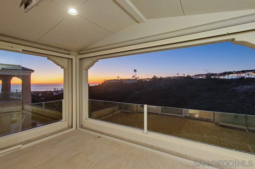 Detail Gallery Image 30 of 50 For 5448  Caminito Bayo, La Jolla,  CA 92037 - 3 Beds | 3 Baths