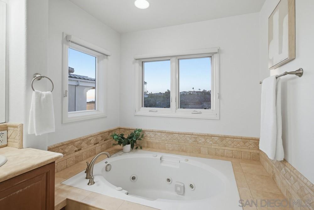 Detail Gallery Image 32 of 50 For 5448  Caminito Bayo, La Jolla,  CA 92037 - 3 Beds | 3 Baths