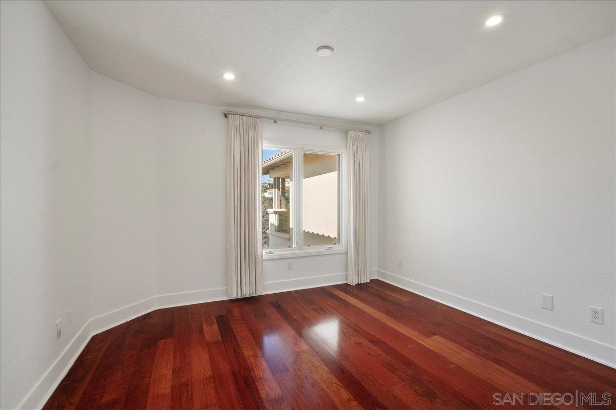 Detail Gallery Image 37 of 50 For 5448  Caminito Bayo, La Jolla,  CA 92037 - 3 Beds | 3 Baths