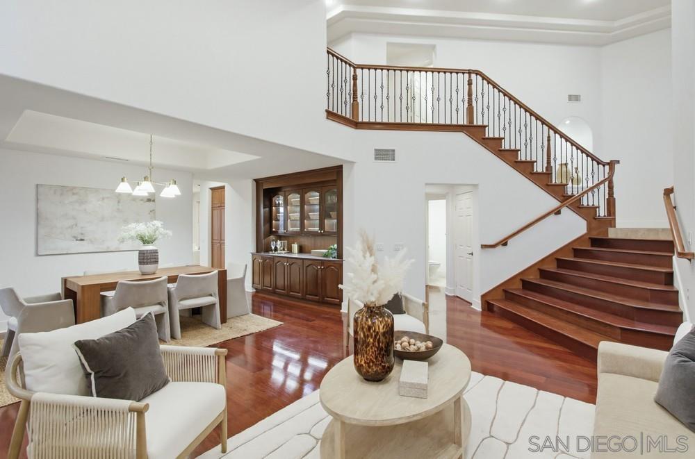 Detail Gallery Image 10 of 50 For 5448  Caminito Bayo, La Jolla,  CA 92037 - 3 Beds | 3 Baths