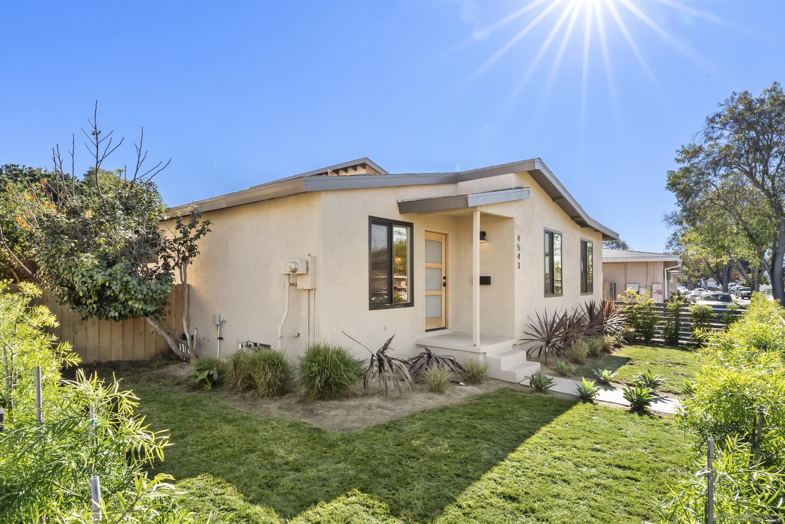 Detail Gallery Image 4 of 47 For 4543  Moraga Ave, San Diego,  CA 92117 - 4 Beds | 3 Baths