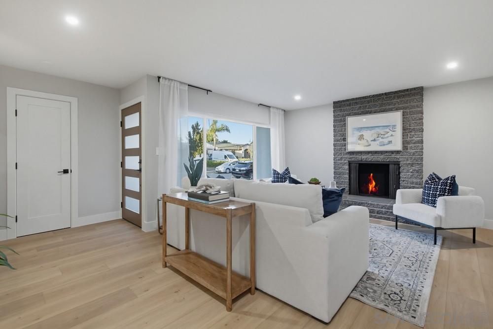 Detail Gallery Image 8 of 22 For 4969  Southcrest Ave, San Diego,  CA 92110 - 3 Beds | 2 Baths