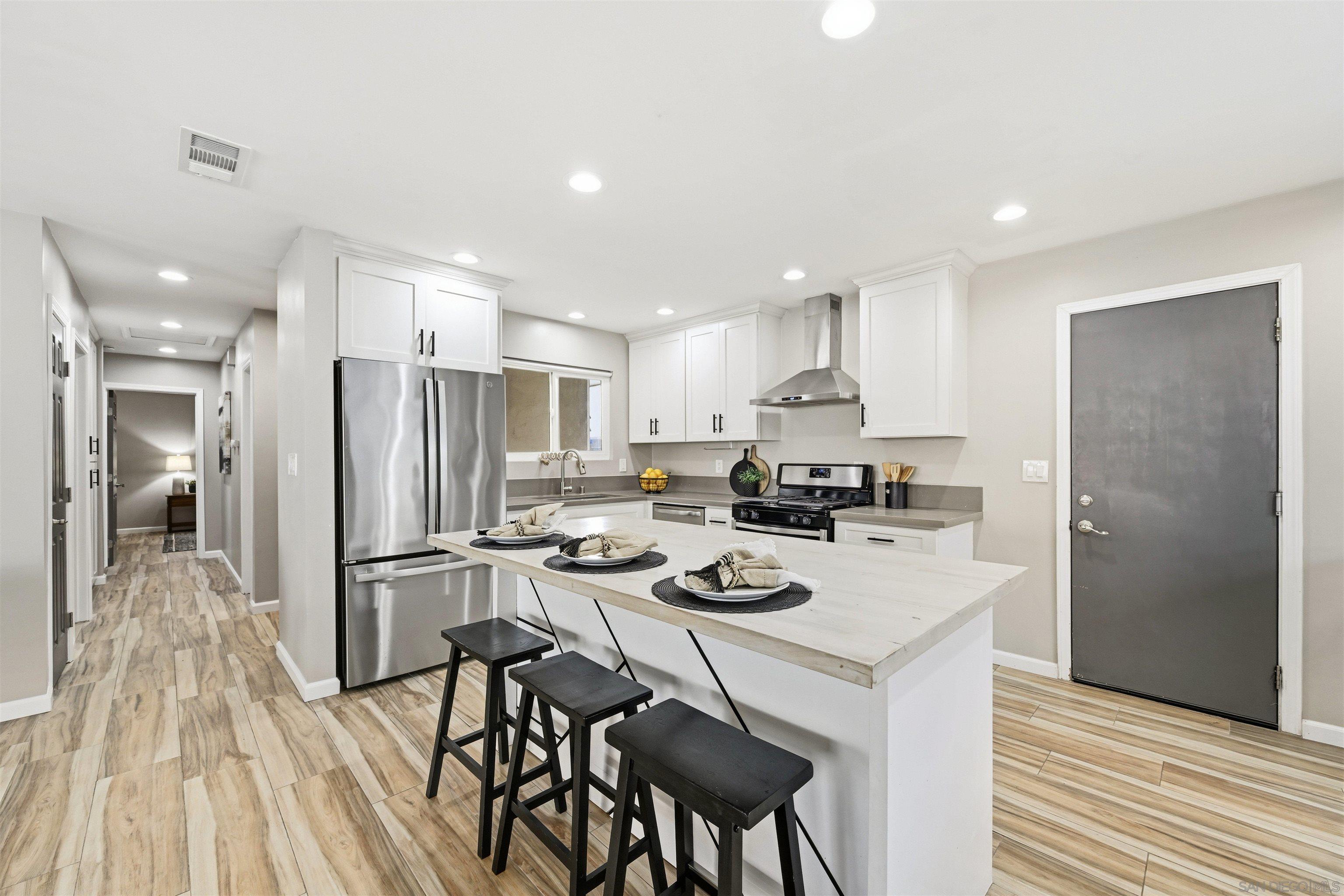 Detail Gallery Image 6 of 18 For 1441  Hermes Ln, San Diego,  CA 92154 - 3 Beds | 2 Baths