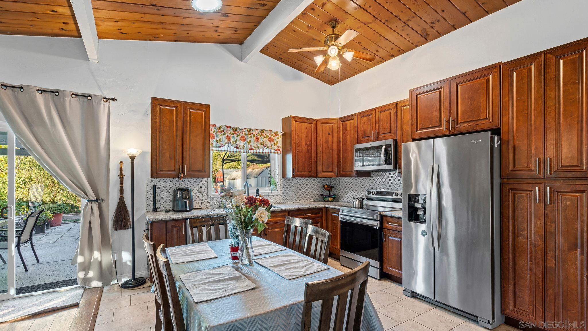 Detail Gallery Image 10 of 28 For 9144  Fanita Rancho Rd, Santee,  CA 92071 - 3 Beds | 1 Baths