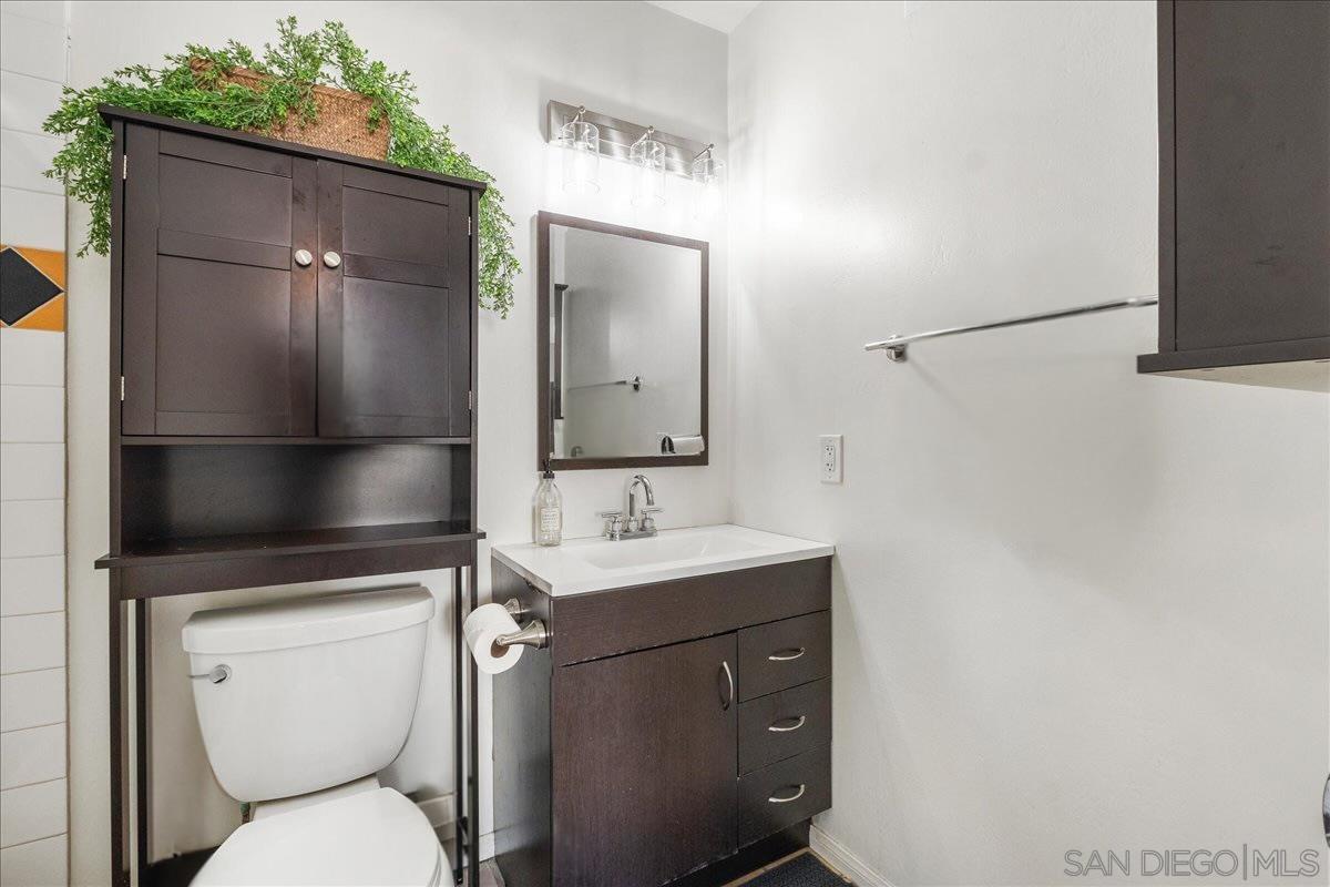 Detail Gallery Image 15 of 17 For 10853  Westonhill Dr, San Diego,  CA 92126 - 3 Beds | 2 Baths