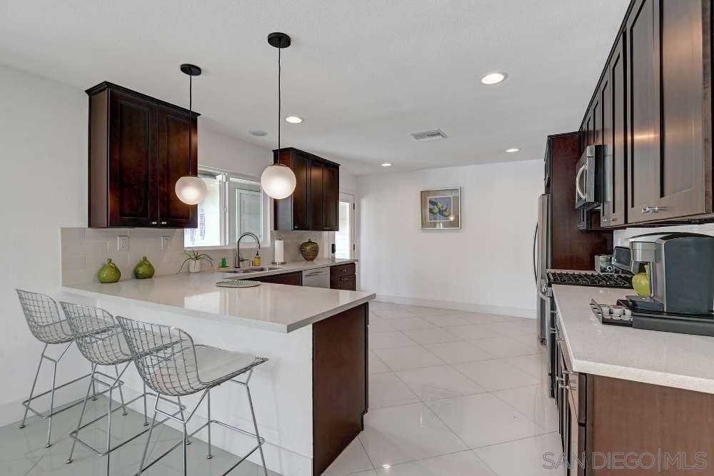 Detail Gallery Image 14 of 49 For 2118 S Gene Autry Trl, Palm Springs,  CA 92264 - 3 Beds | 3 Baths