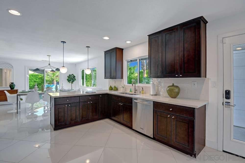 Detail Gallery Image 16 of 49 For 2118 S Gene Autry Trl, Palm Springs,  CA 92264 - 3 Beds | 3 Baths