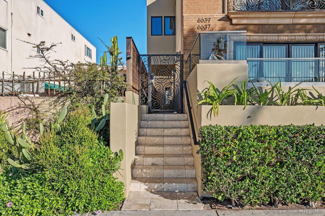 Detail Gallery Image 11 of 60 For 6639  La Jolla Blvd, La Jolla,  CA 92037 - 3 Beds | 2/2 Baths