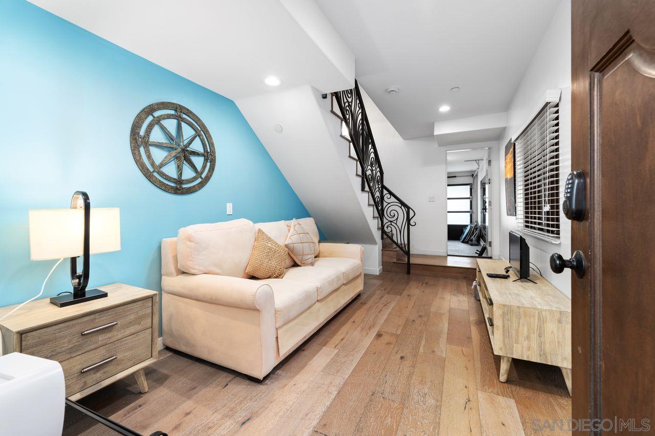 Detail Gallery Image 14 of 60 For 6639  La Jolla Blvd, La Jolla,  CA 92037 - 3 Beds | 2/2 Baths